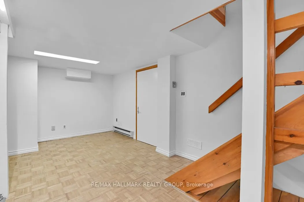 33 Rockcliffe Way