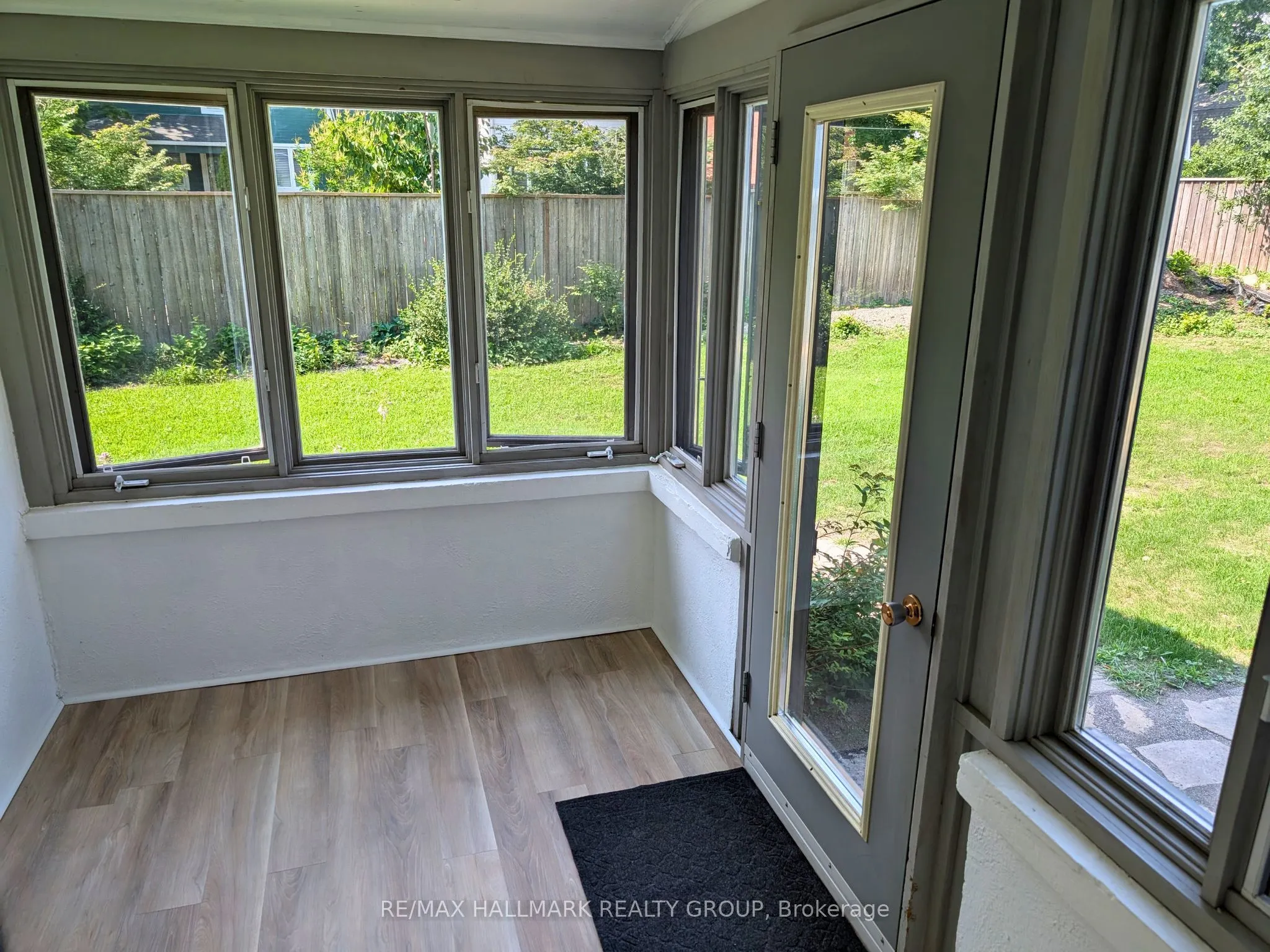33 Rockcliffe Way
