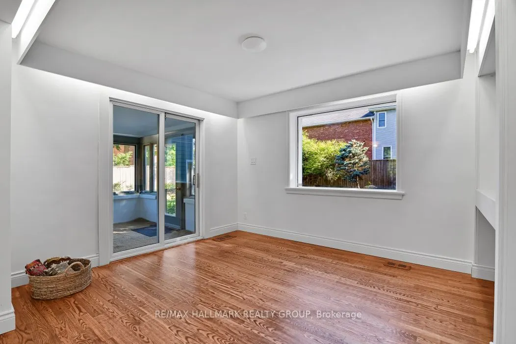 33 Rockcliffe Way