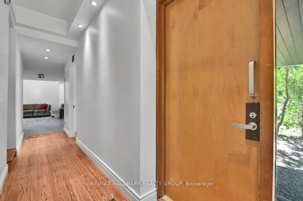 33 Rockcliffe Way