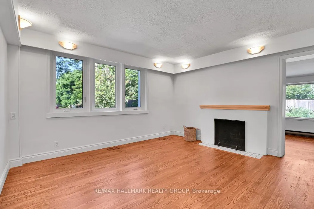 33 Rockcliffe Way
