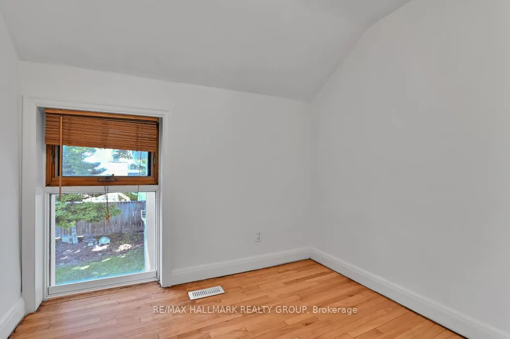 33 Rockcliffe Way