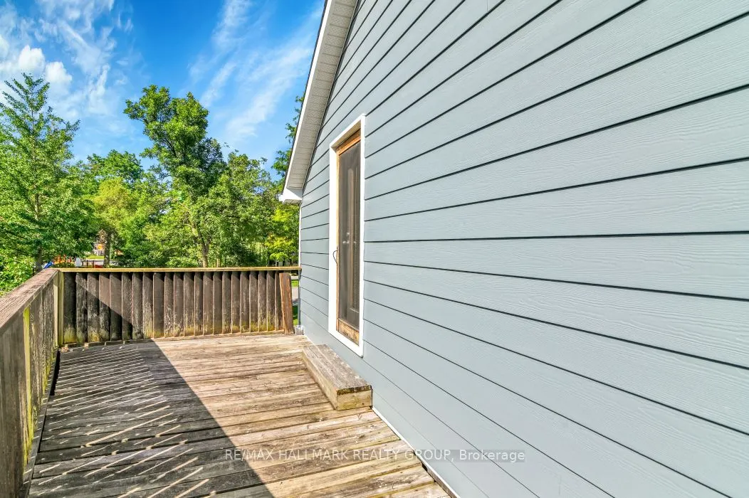 33 Rockcliffe Way