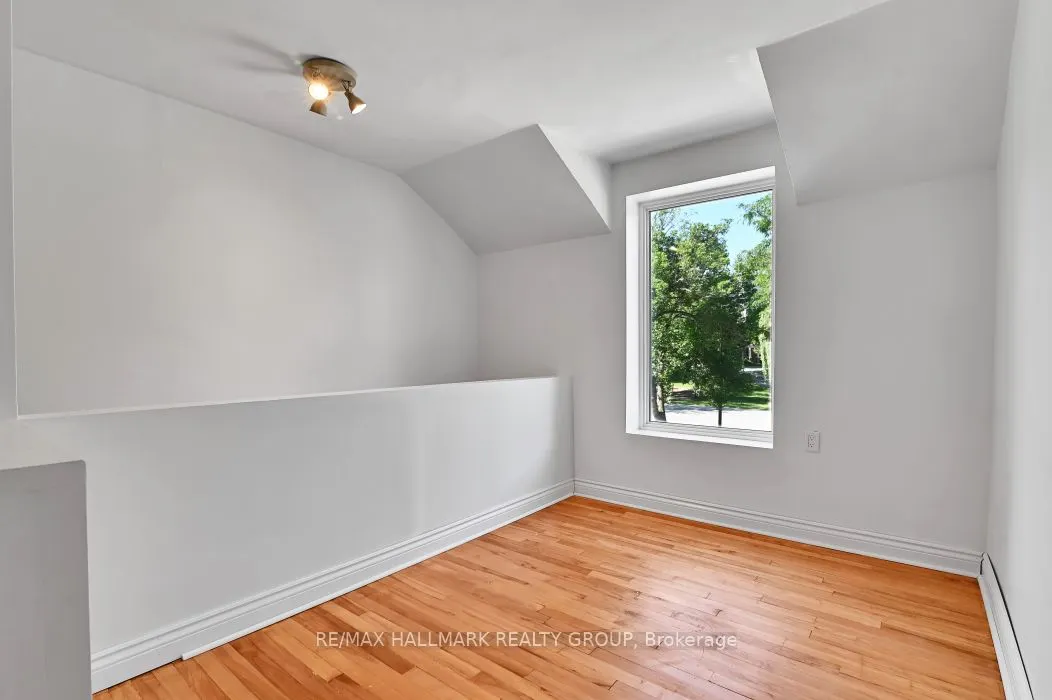 33 Rockcliffe Way