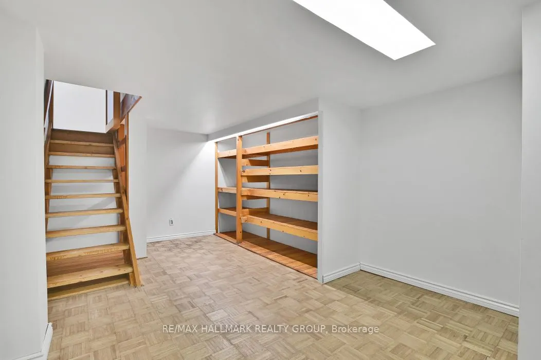 33 Rockcliffe Way