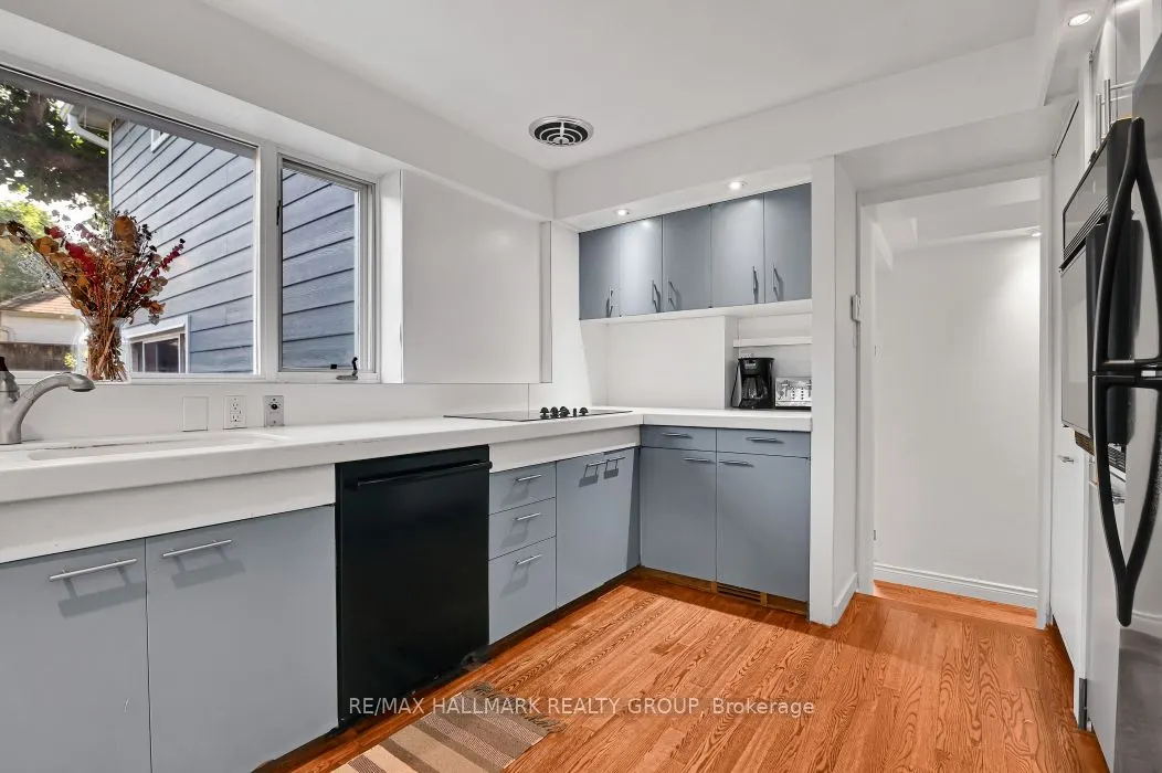 33 Rockcliffe Way