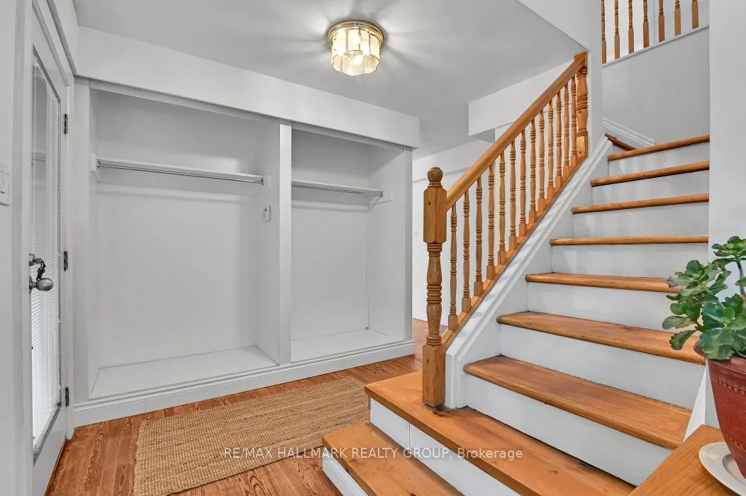 33 Rockcliffe Way