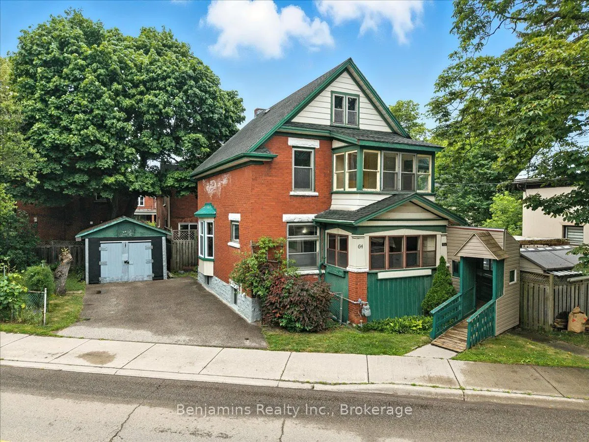 64 Lancaster Street E