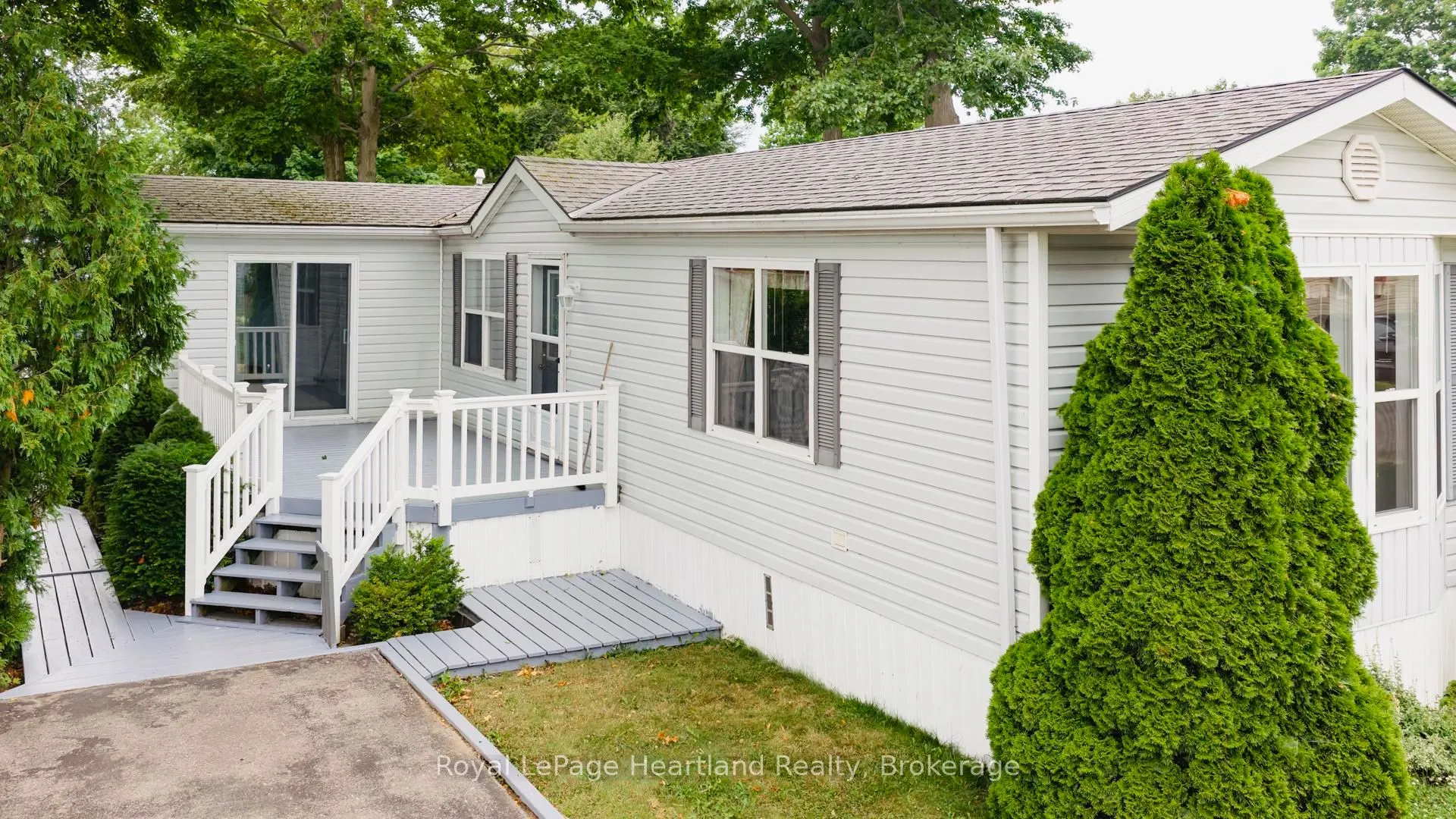 25 Algonquin Lane