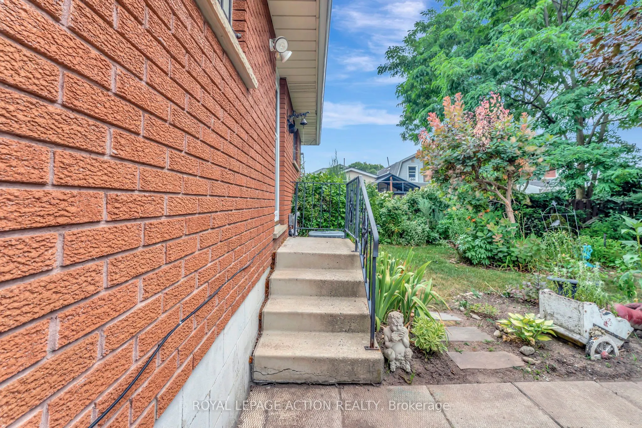 243 Wellington Street