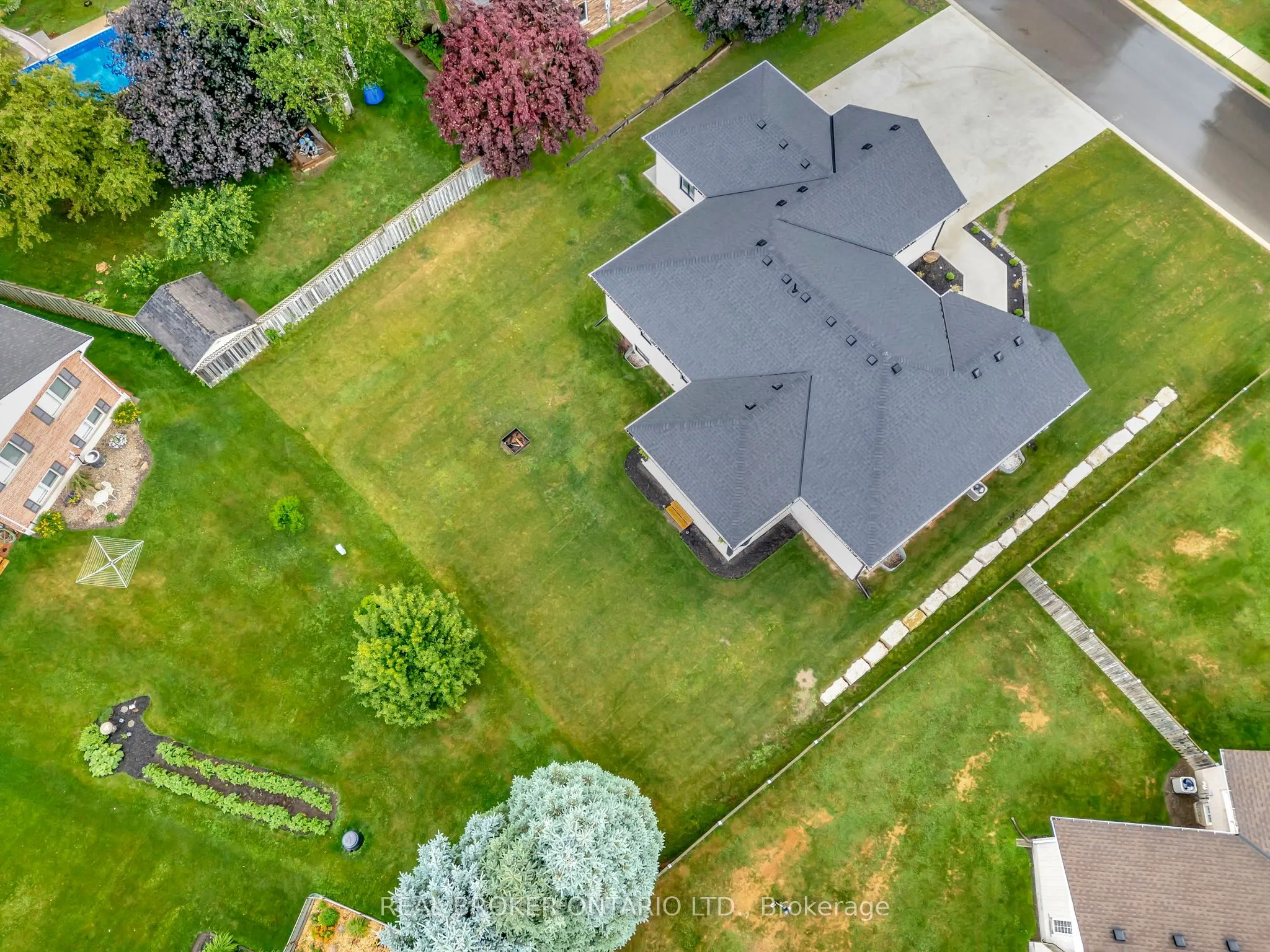 30 Tanager Drive