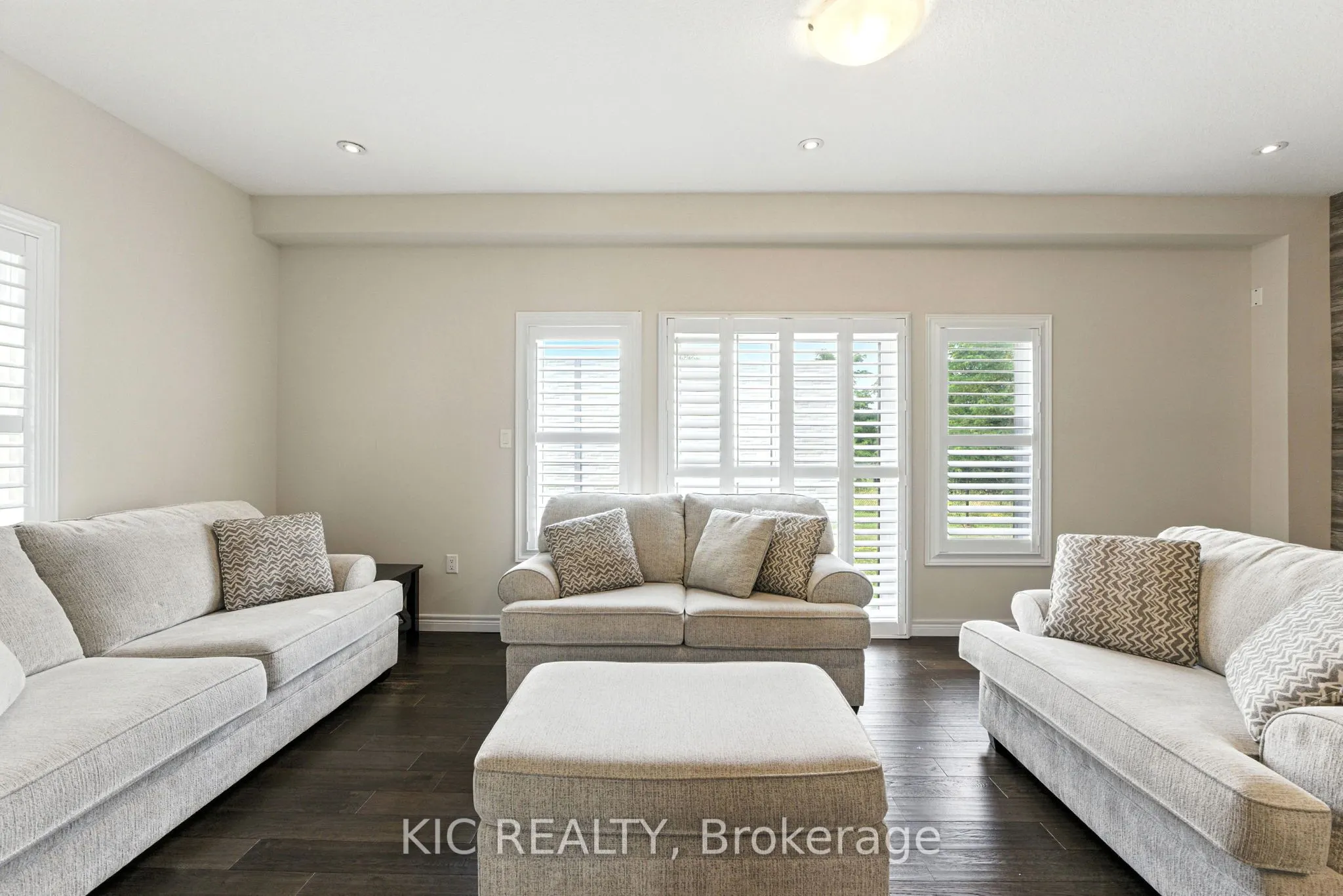 69 Dodman Crescent