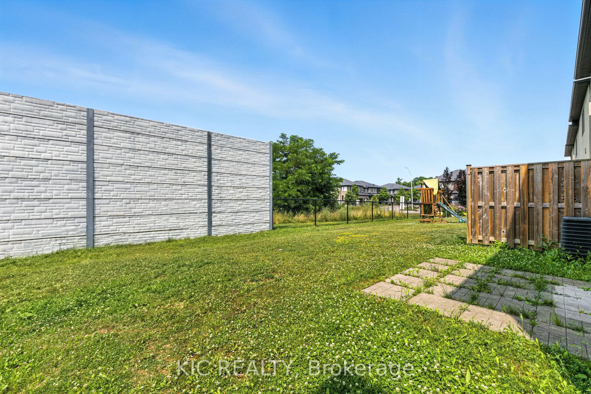 69 Dodman Crescent