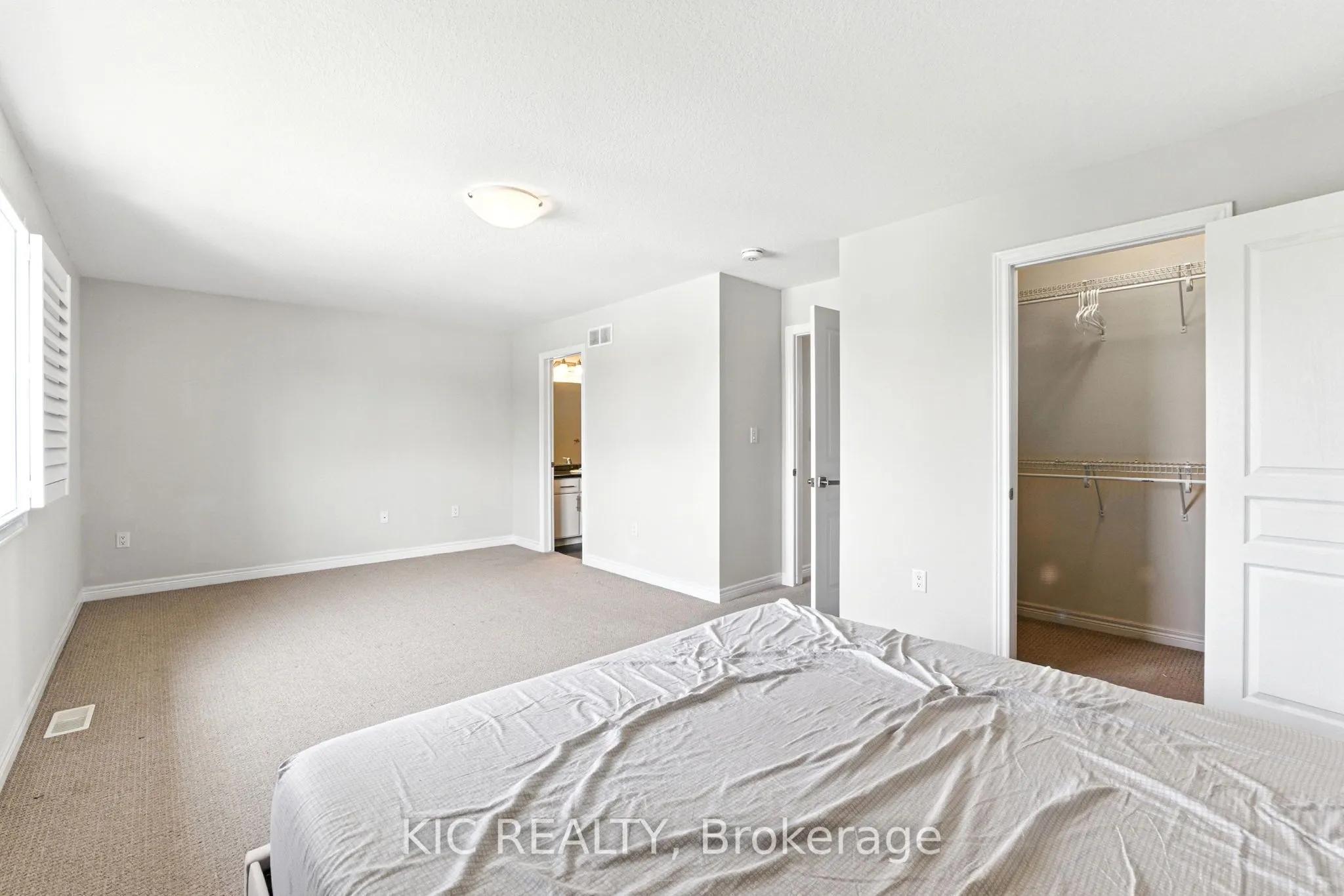 69 Dodman Crescent