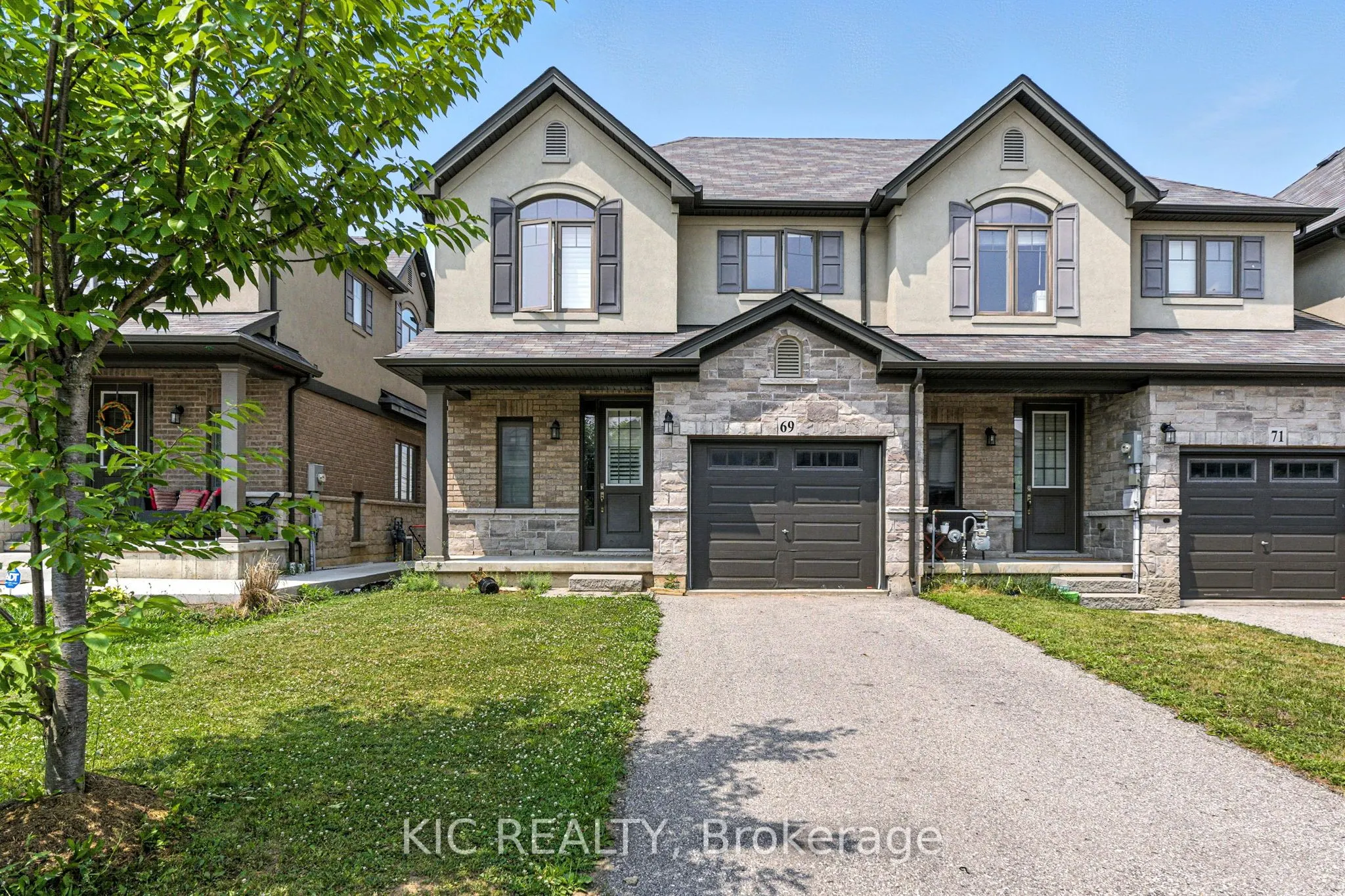 69 Dodman Crescent
