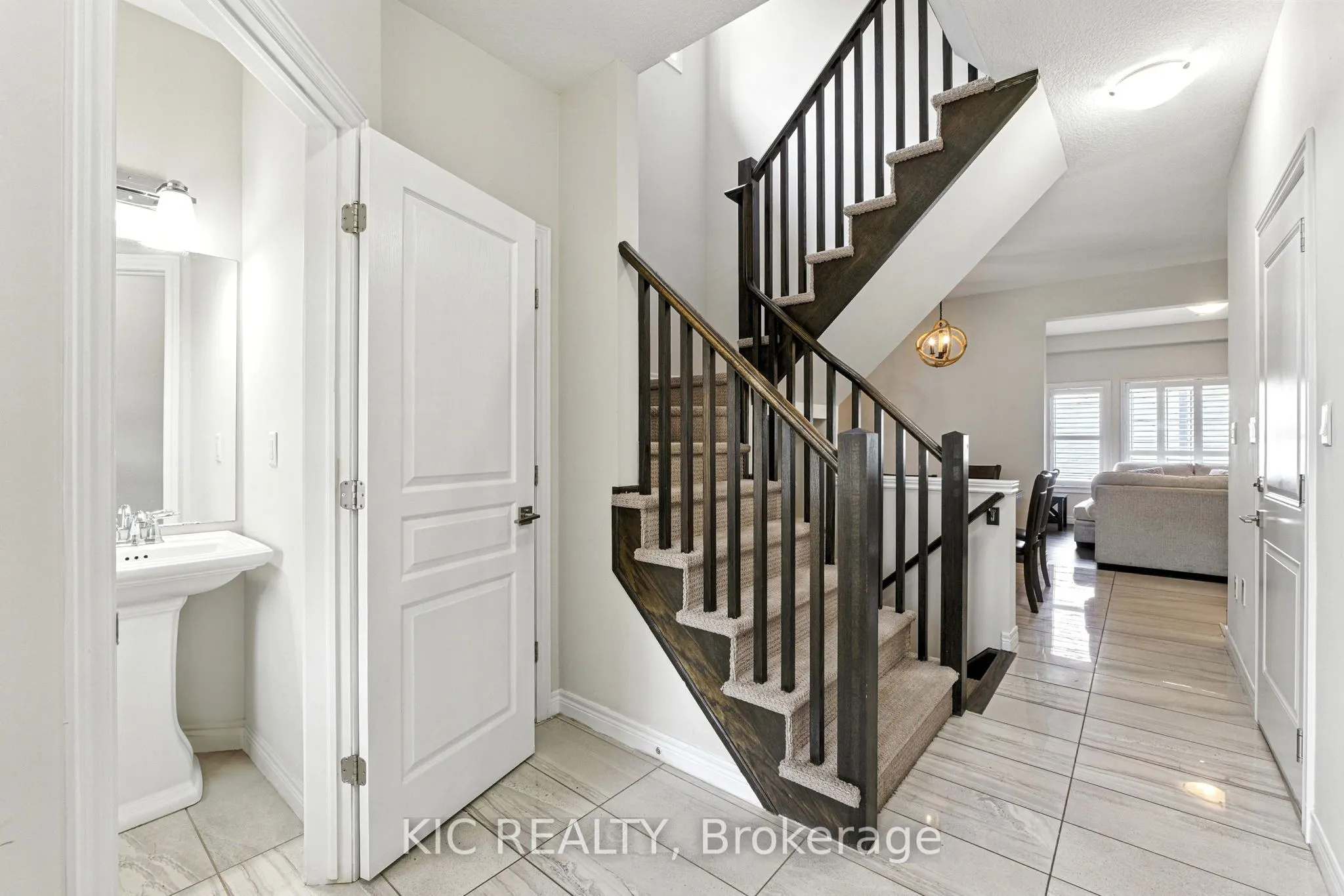 69 Dodman Crescent