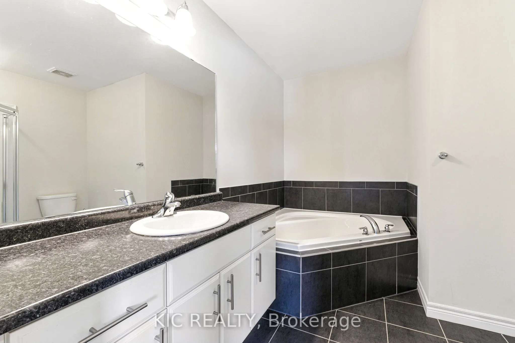 69 Dodman Crescent