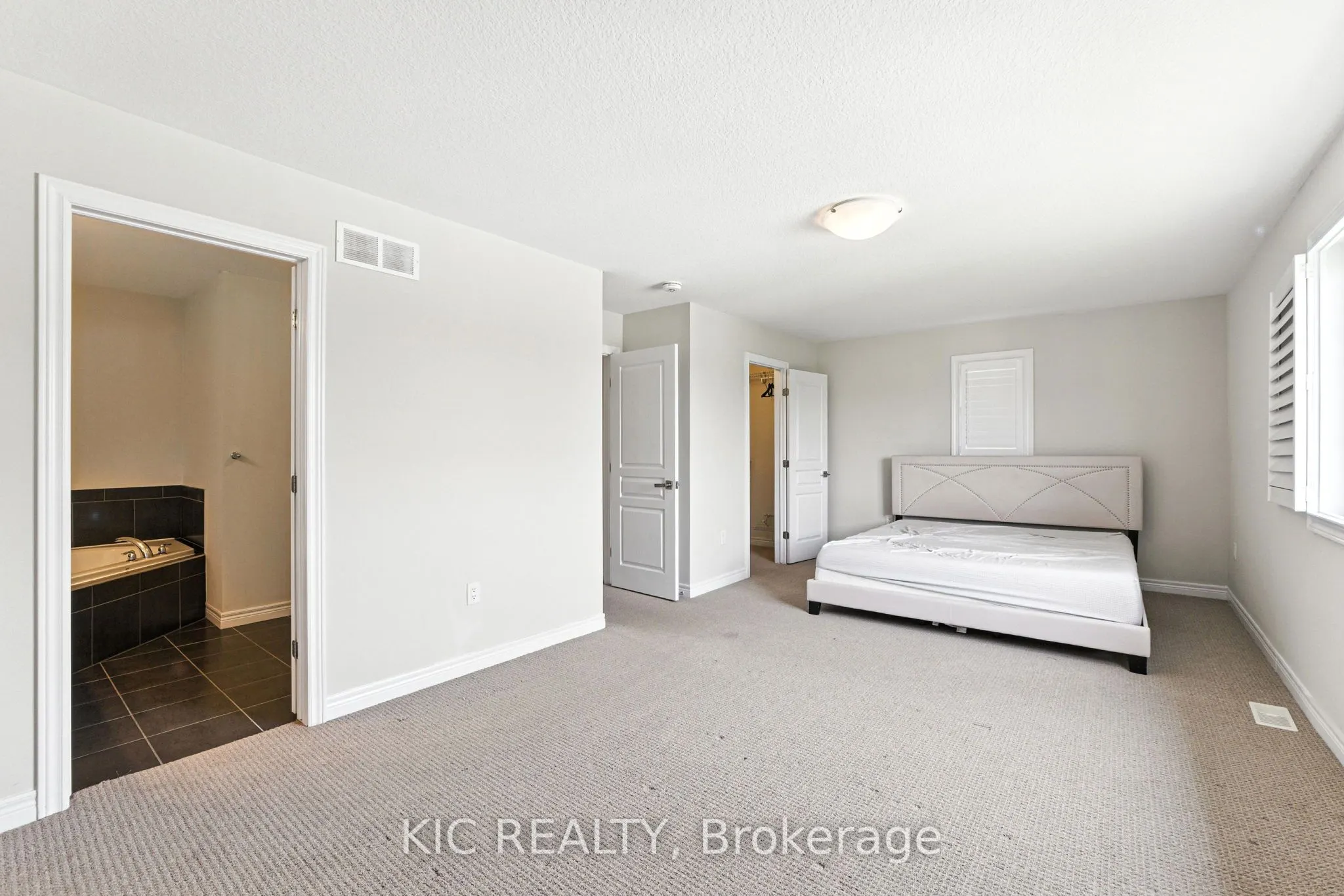 69 Dodman Crescent