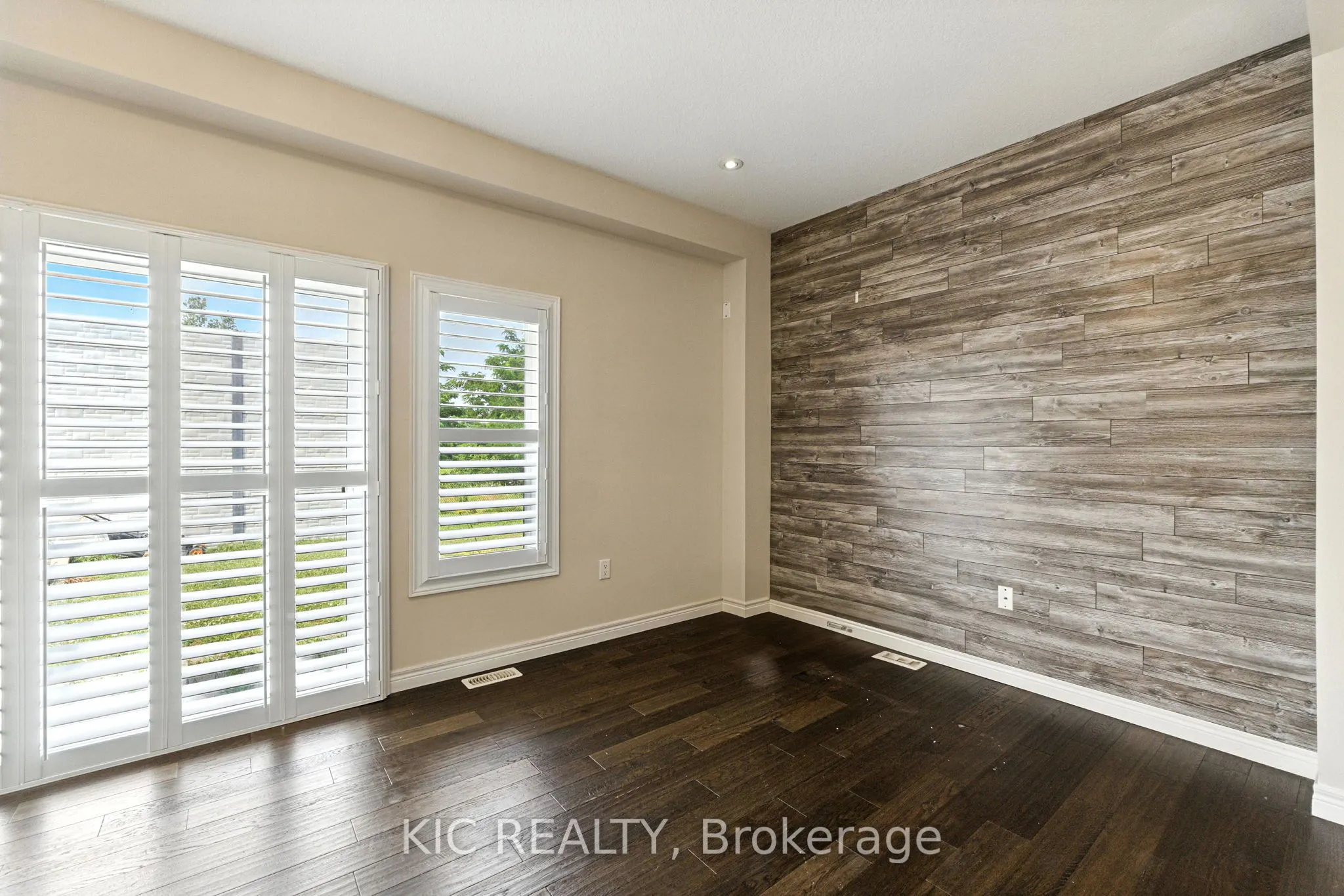 69 Dodman Crescent