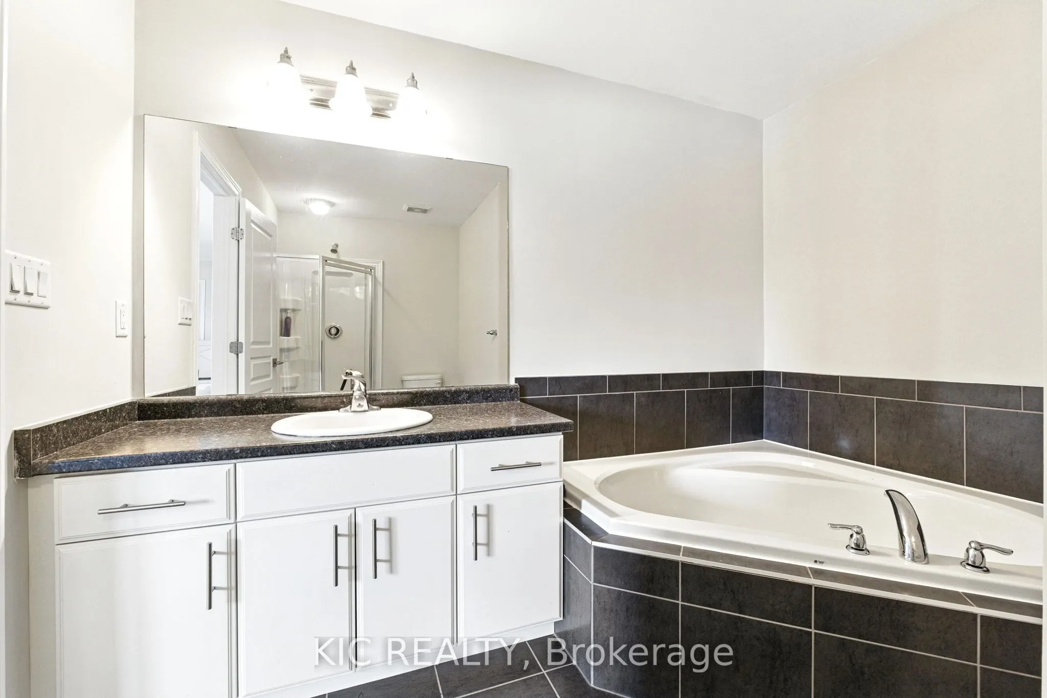 69 Dodman Crescent