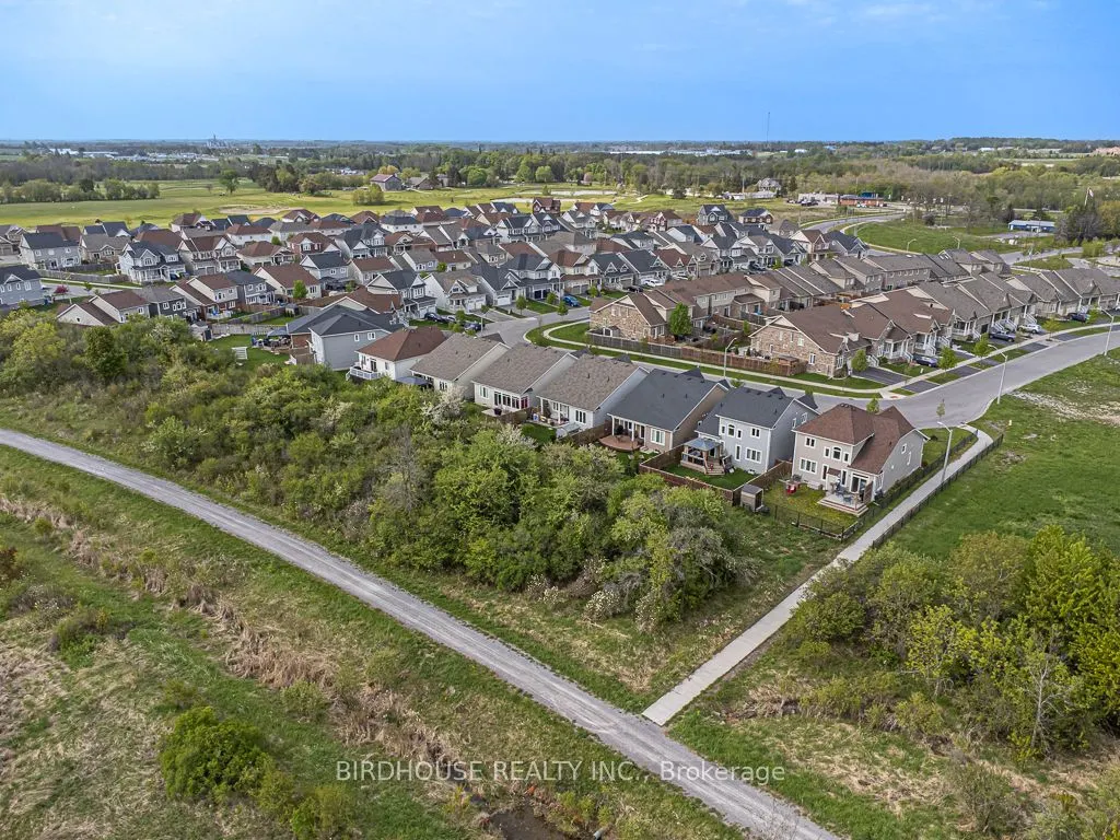 4 Deacon Crescent