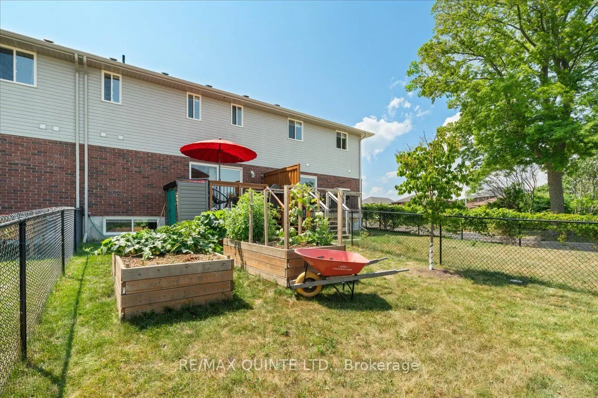 56 Cortland Crescent
