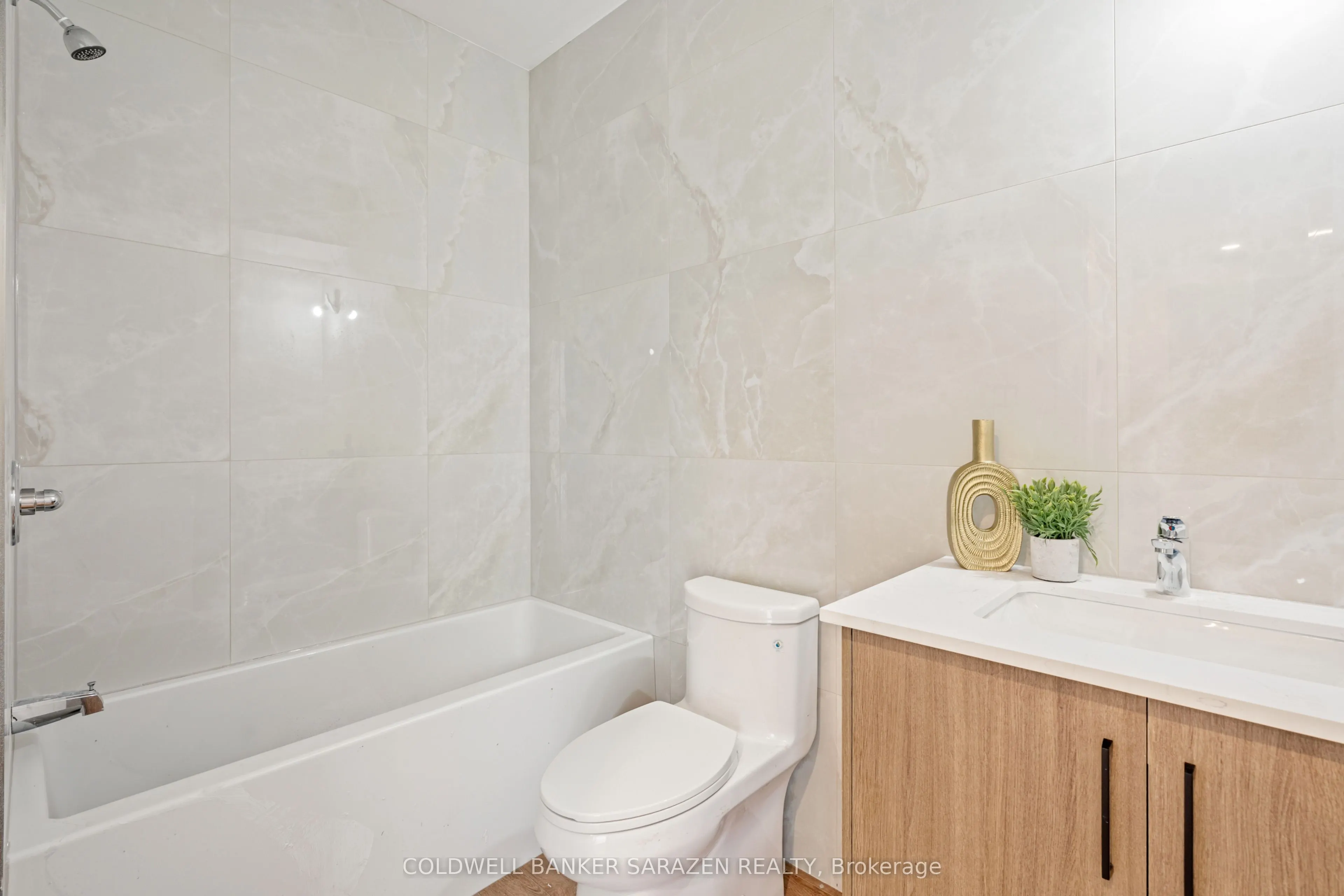 10 MCARTHUR Avenue, #201