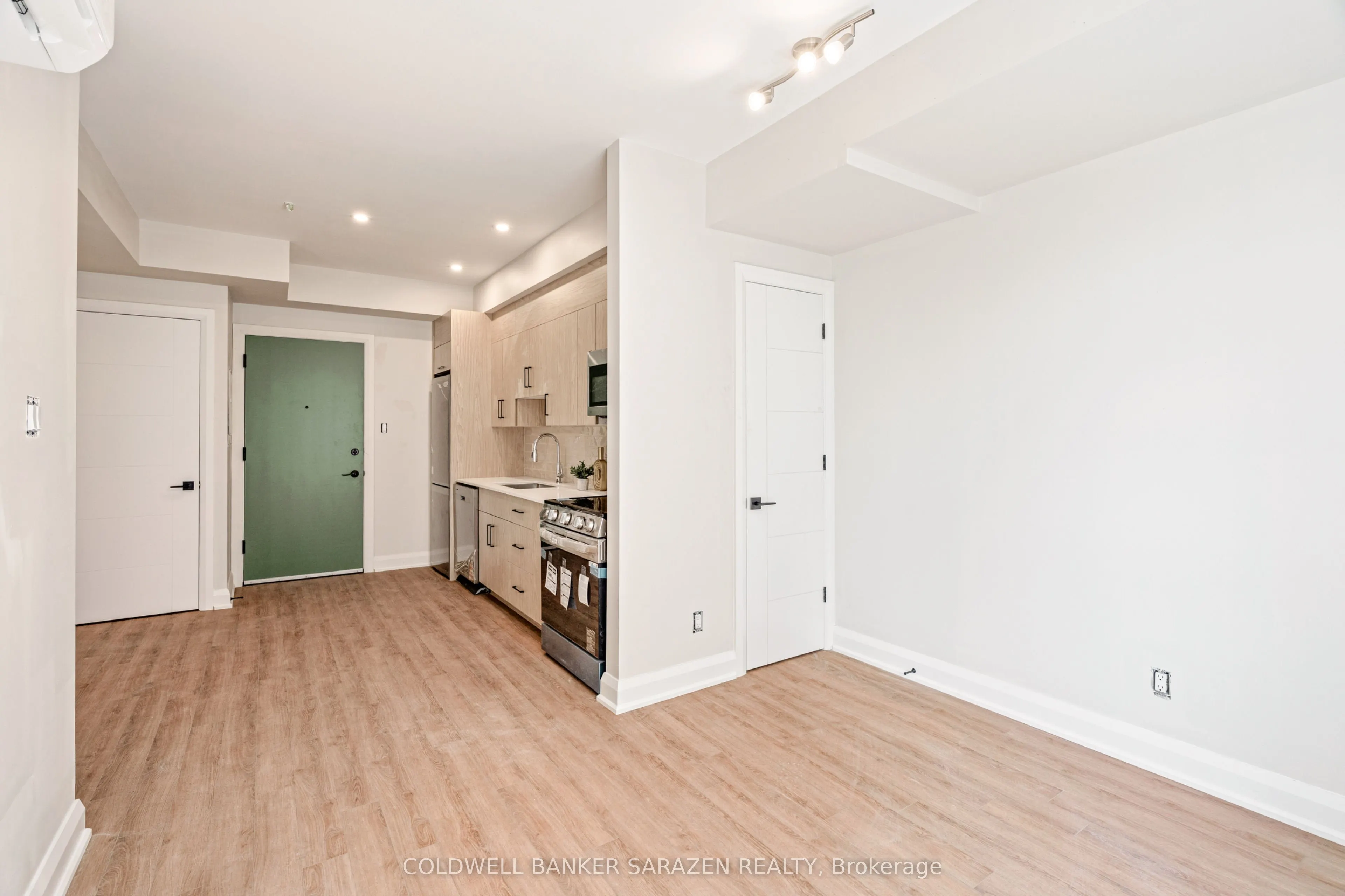 10 MCARTHUR Avenue, #202