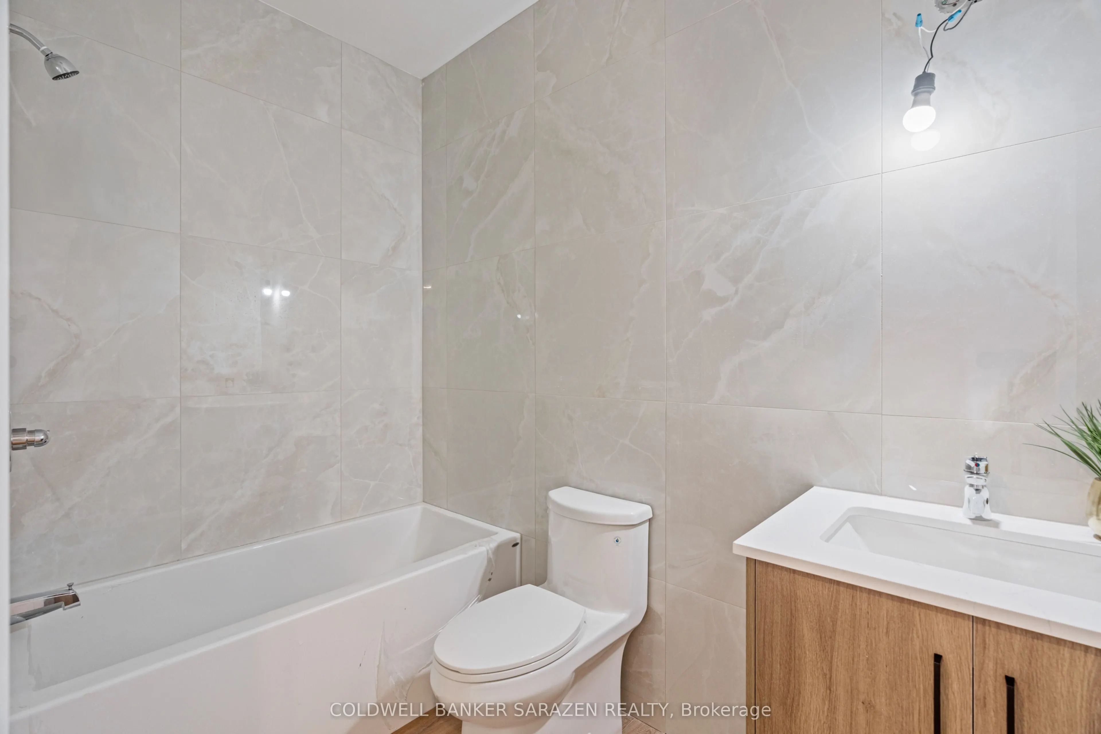 10 MCARTHUR Avenue, #203