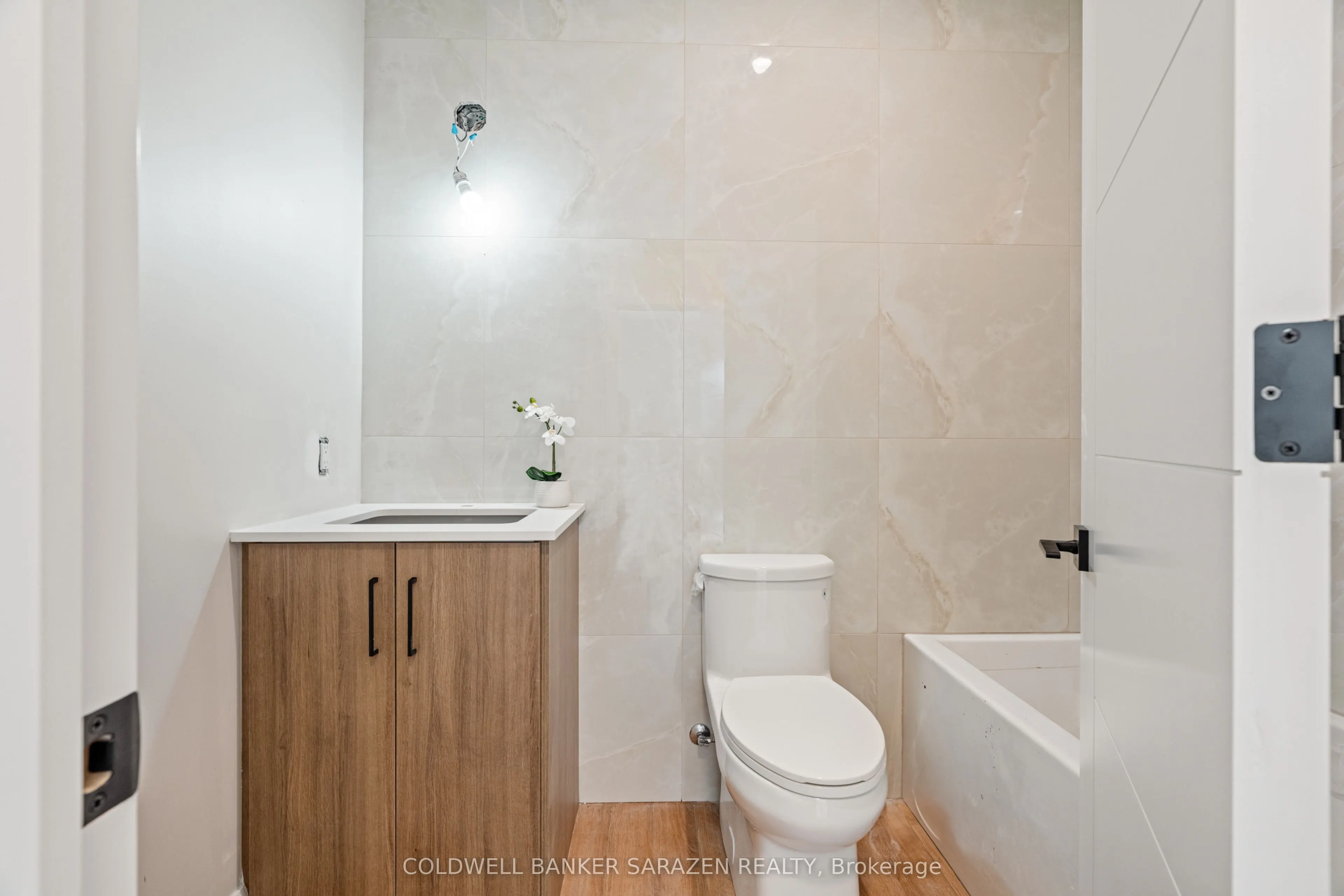 10 MCARTHUR Avenue, #203