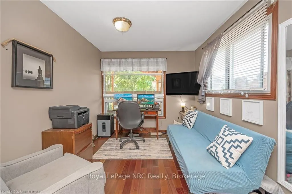 70 Worsley Road