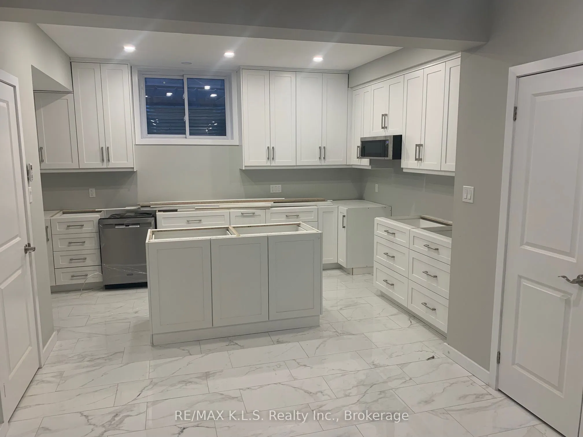 6662 Ellis Road, #1