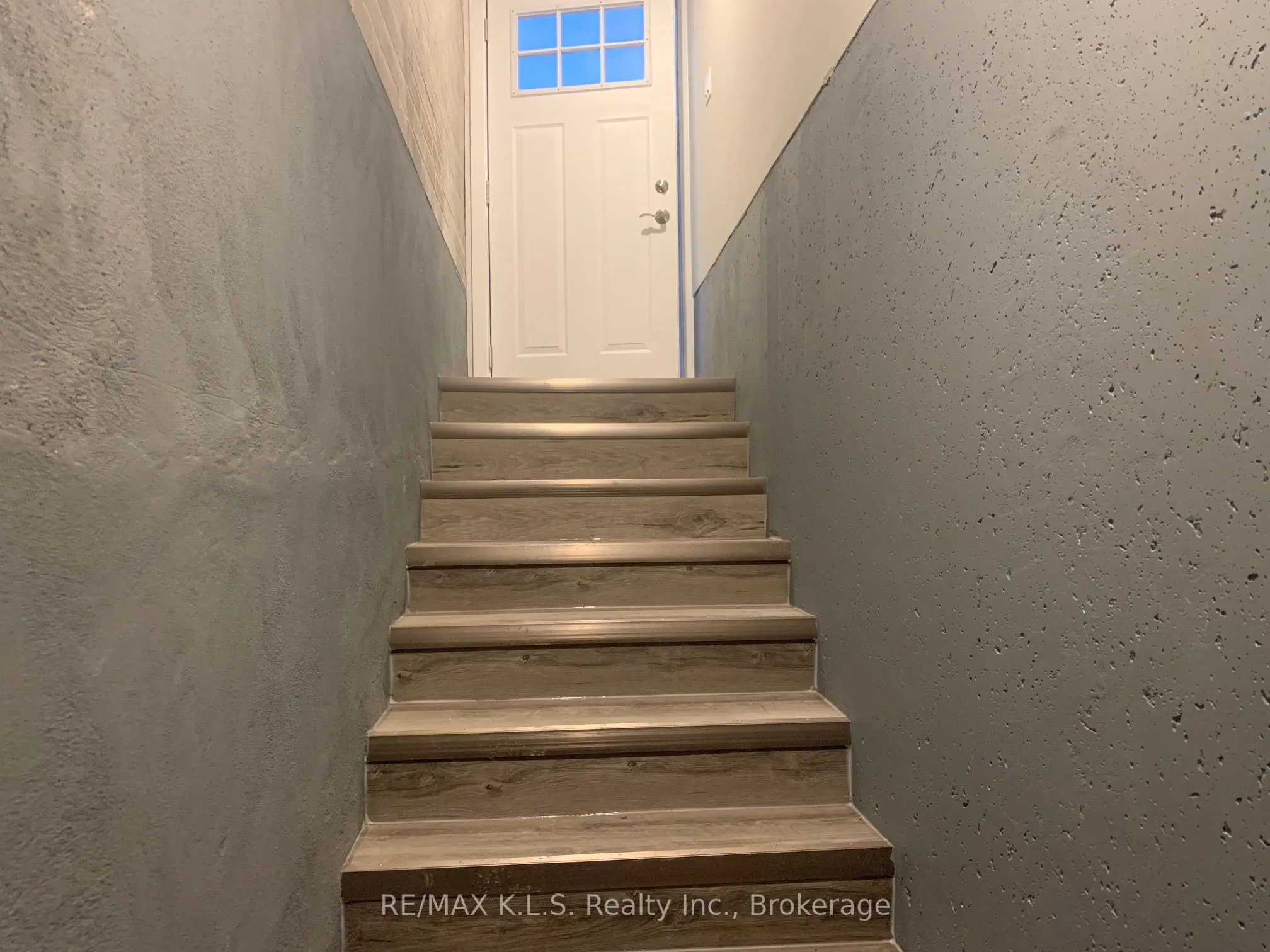 6662 Ellis Road, #1