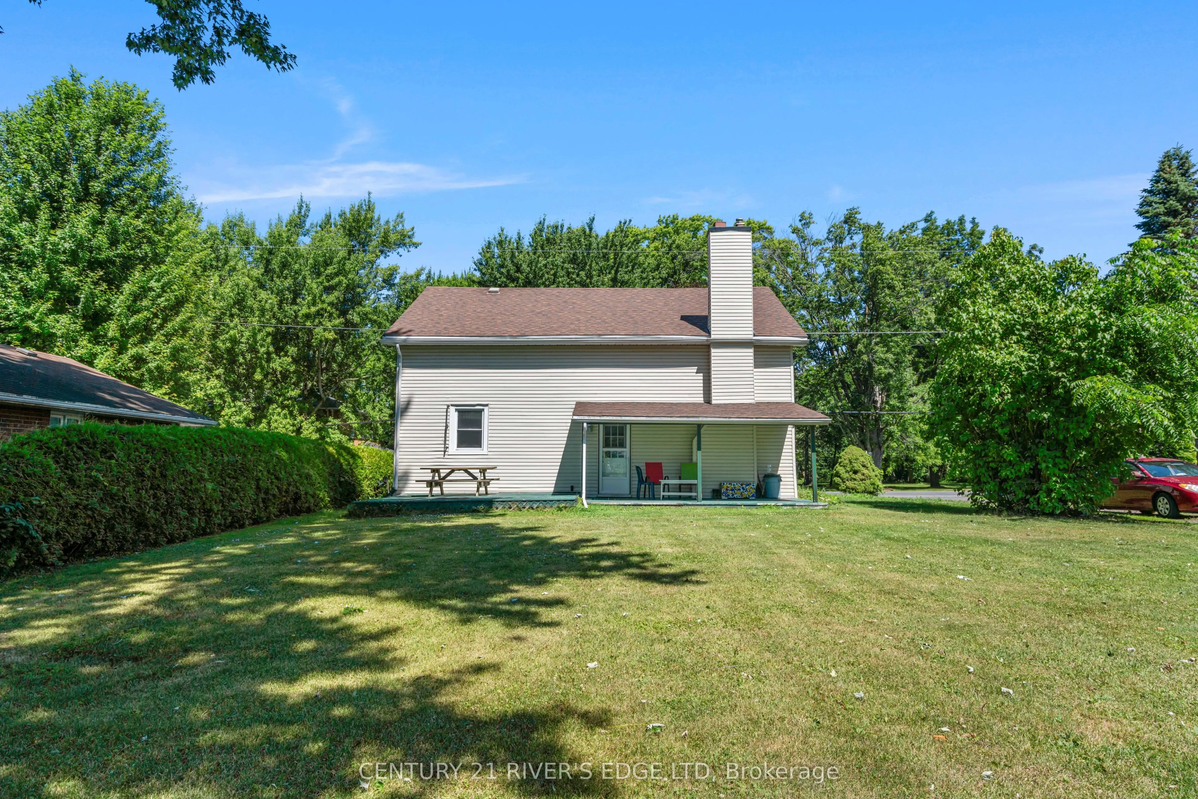 12084 Lakeshore Drive