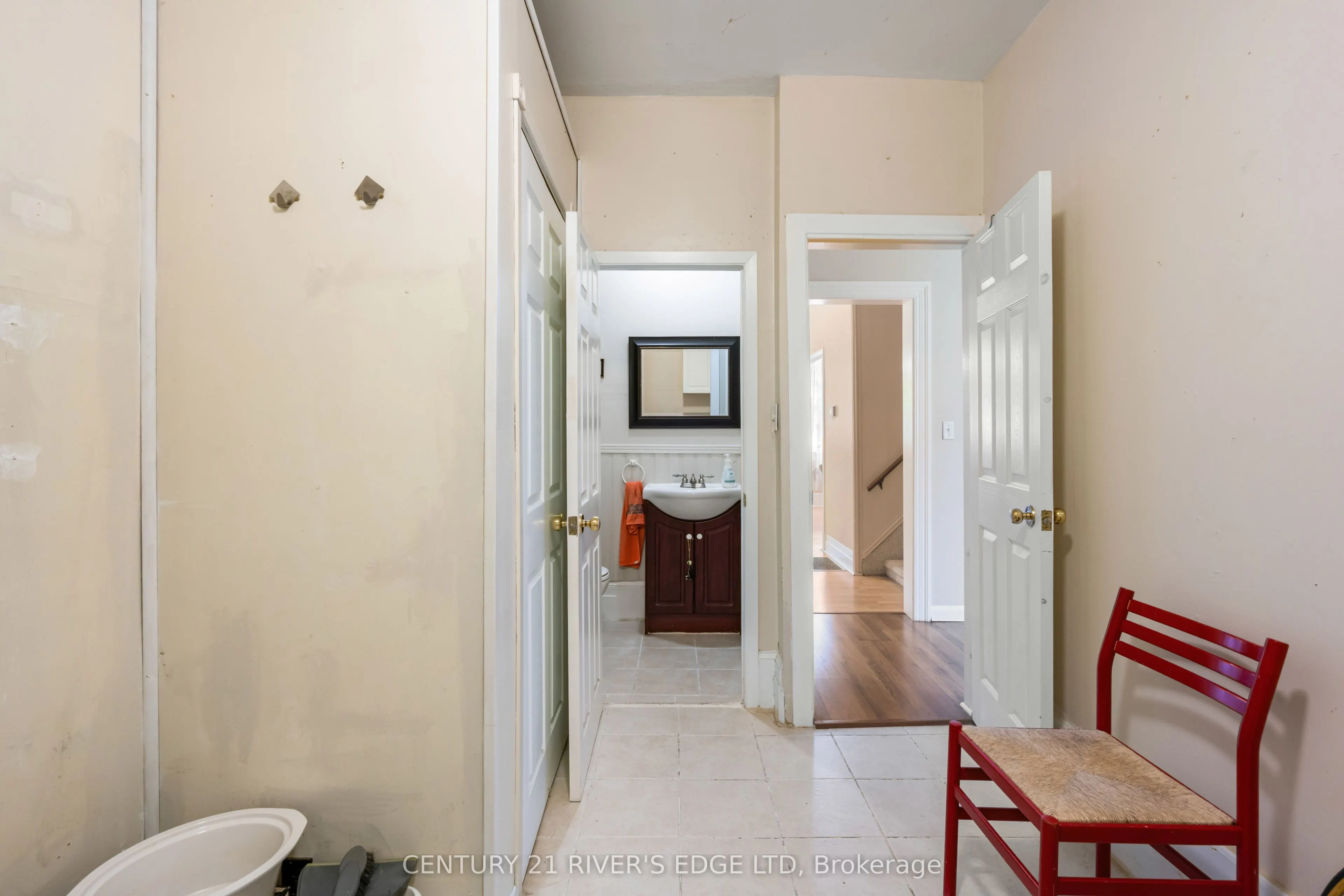 12084 Lakeshore Drive