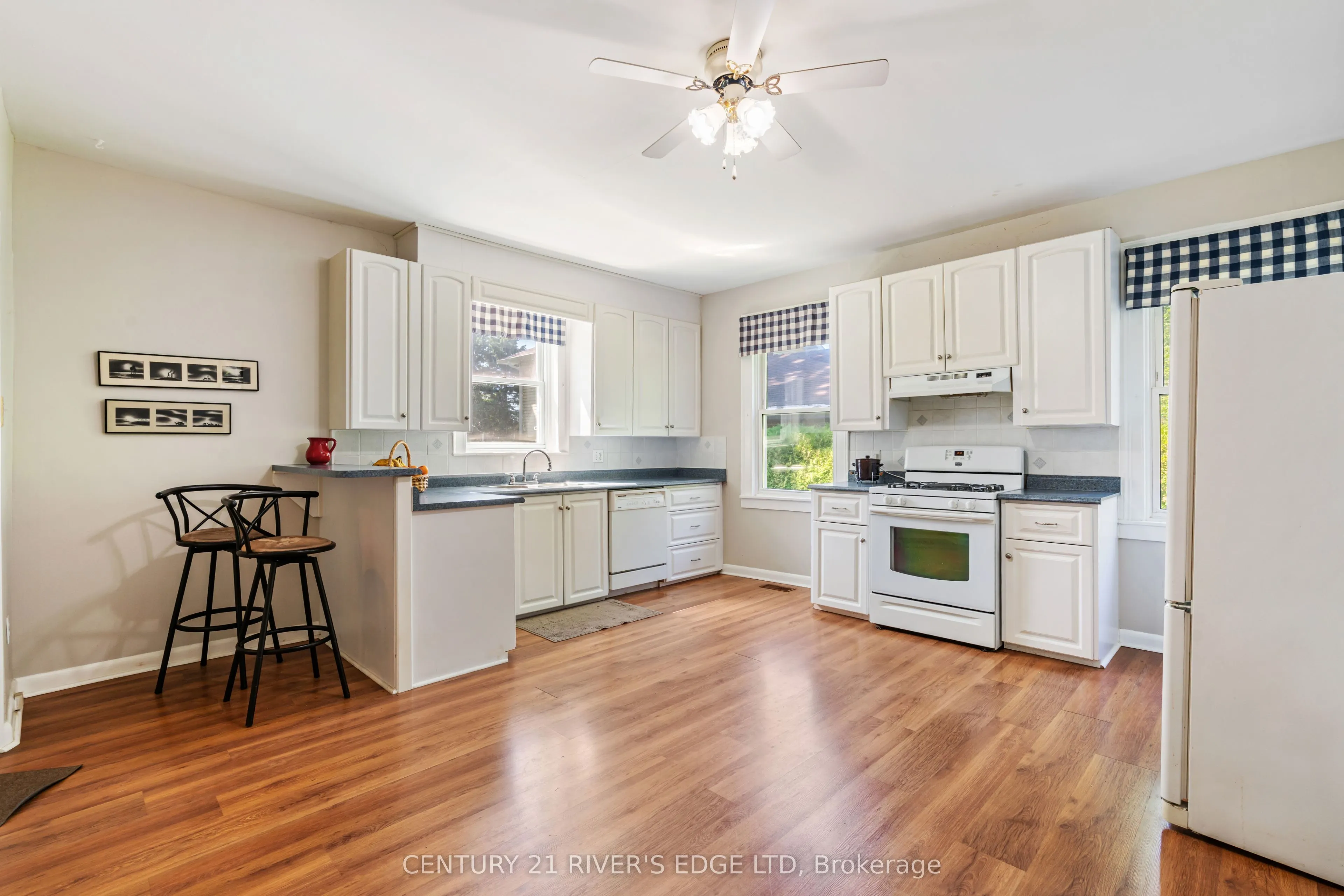 12084 Lakeshore Drive