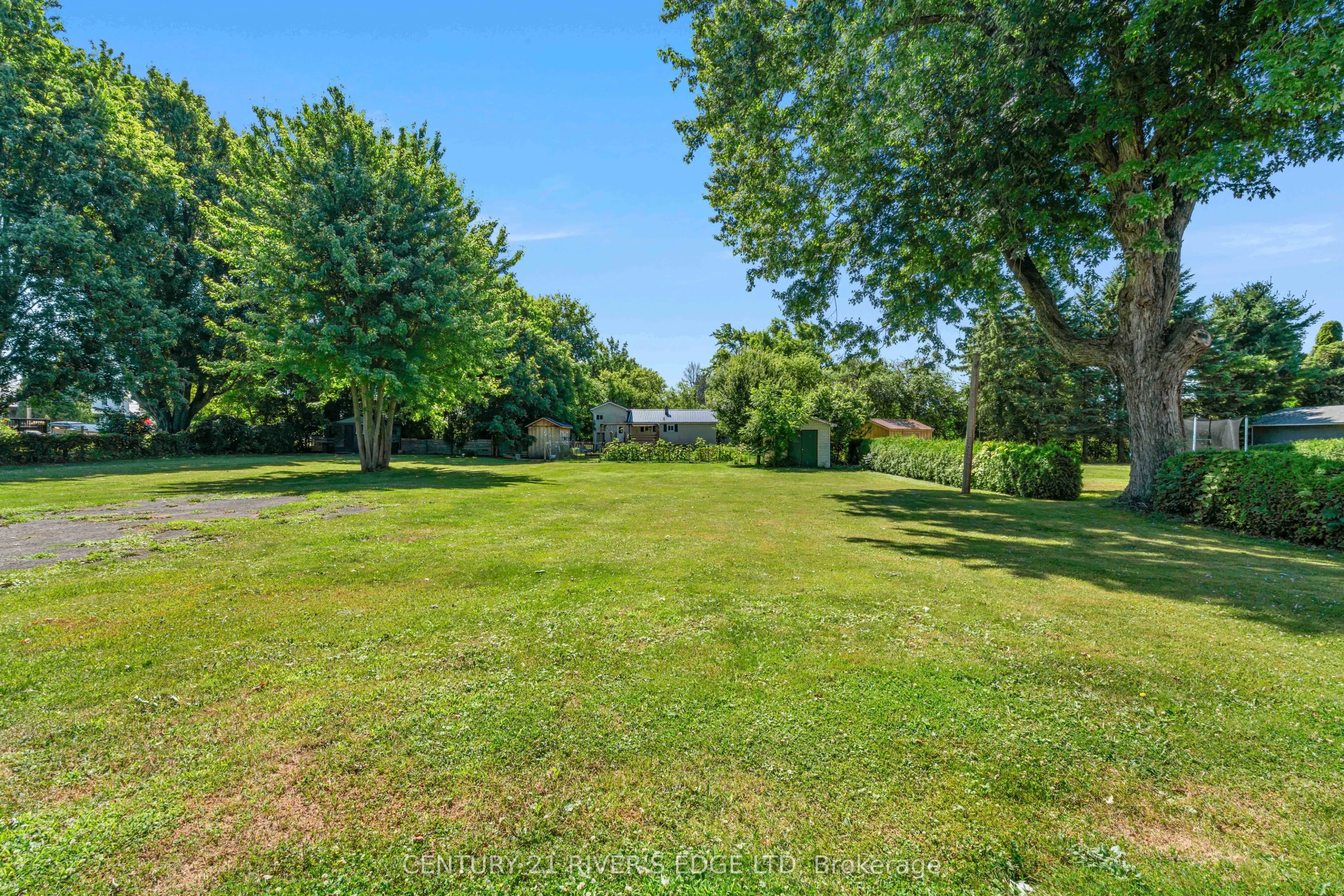 12084 Lakeshore Drive