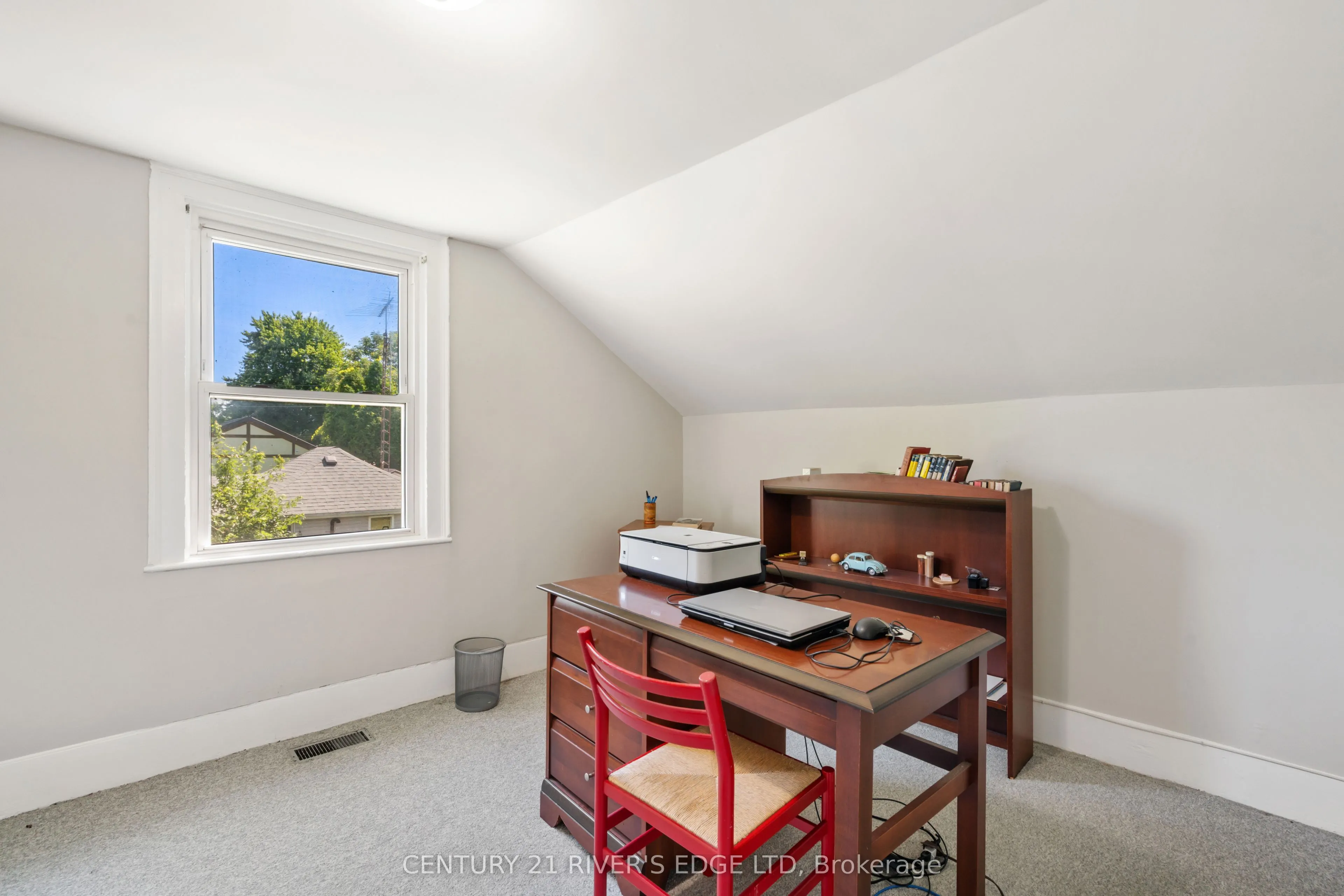 12084 Lakeshore Drive