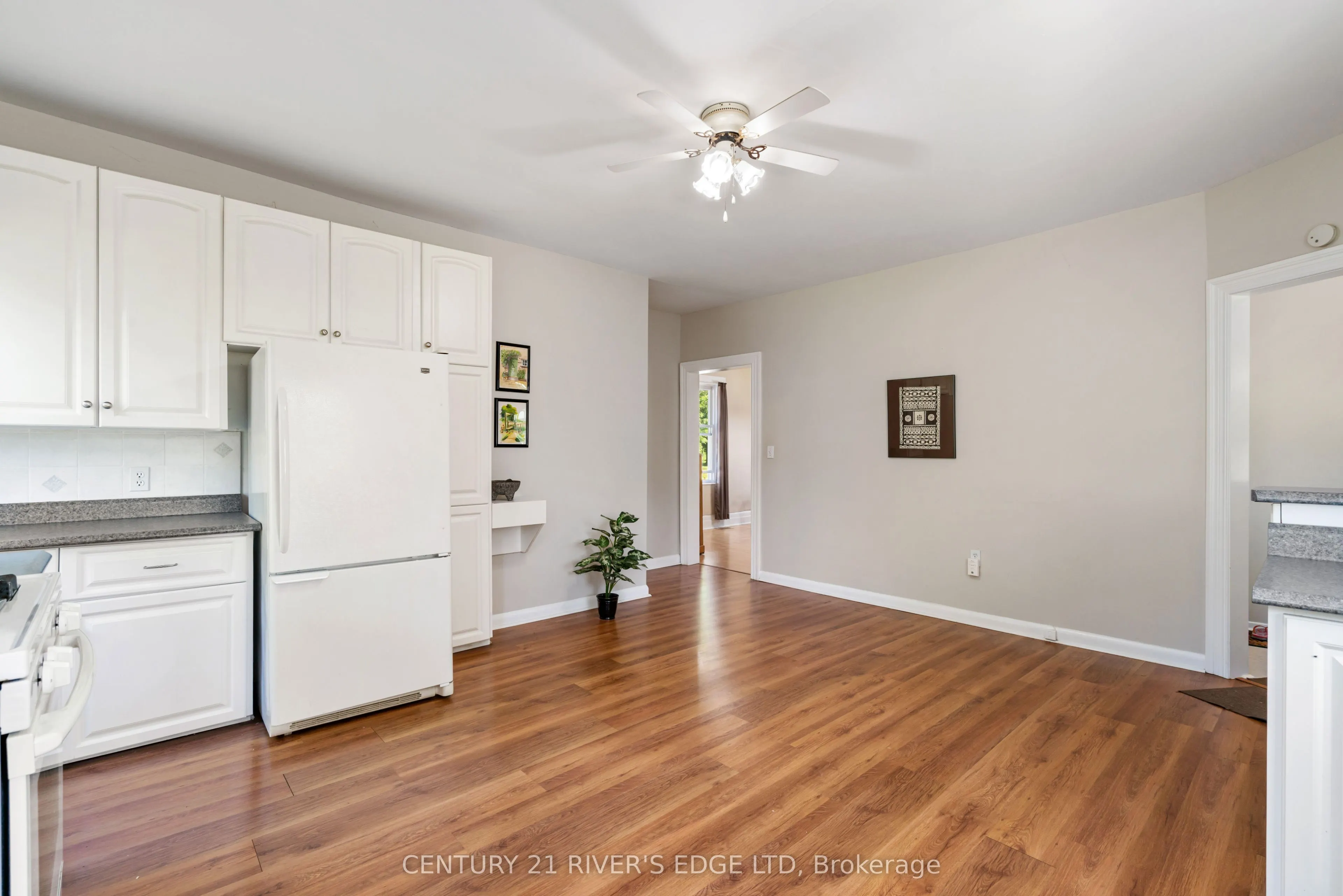 12084 Lakeshore Drive