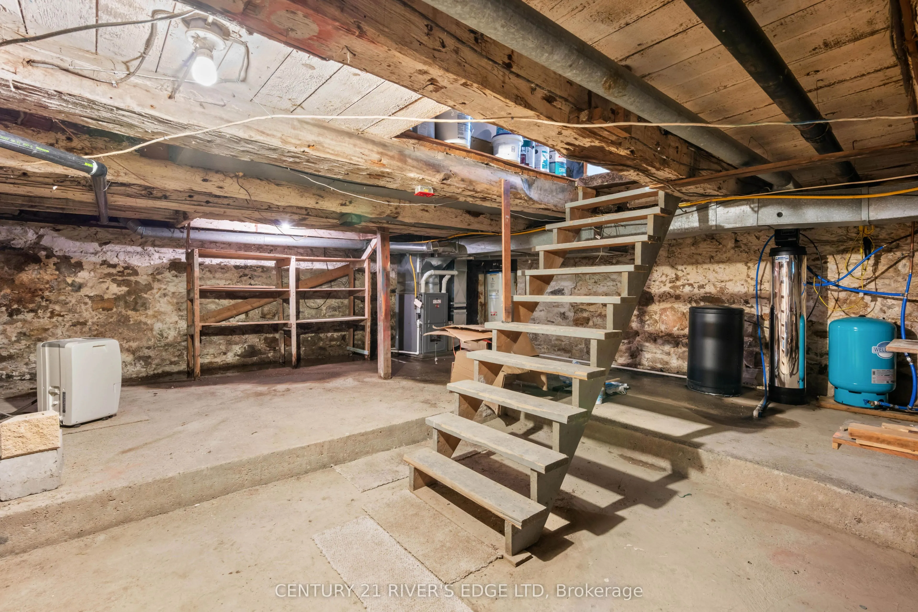 12084 Lakeshore Drive