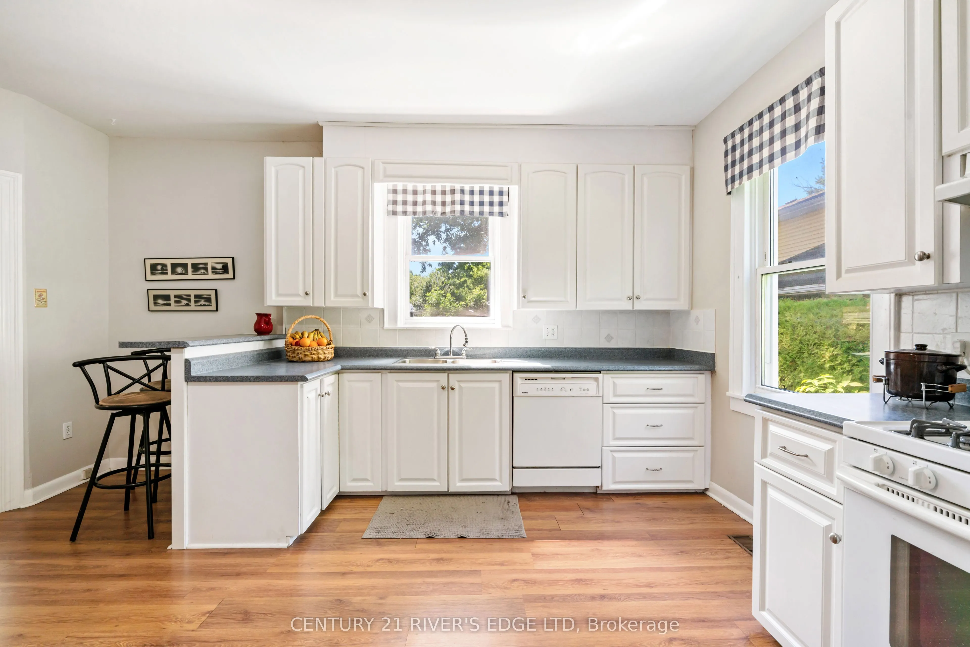 12084 Lakeshore Drive