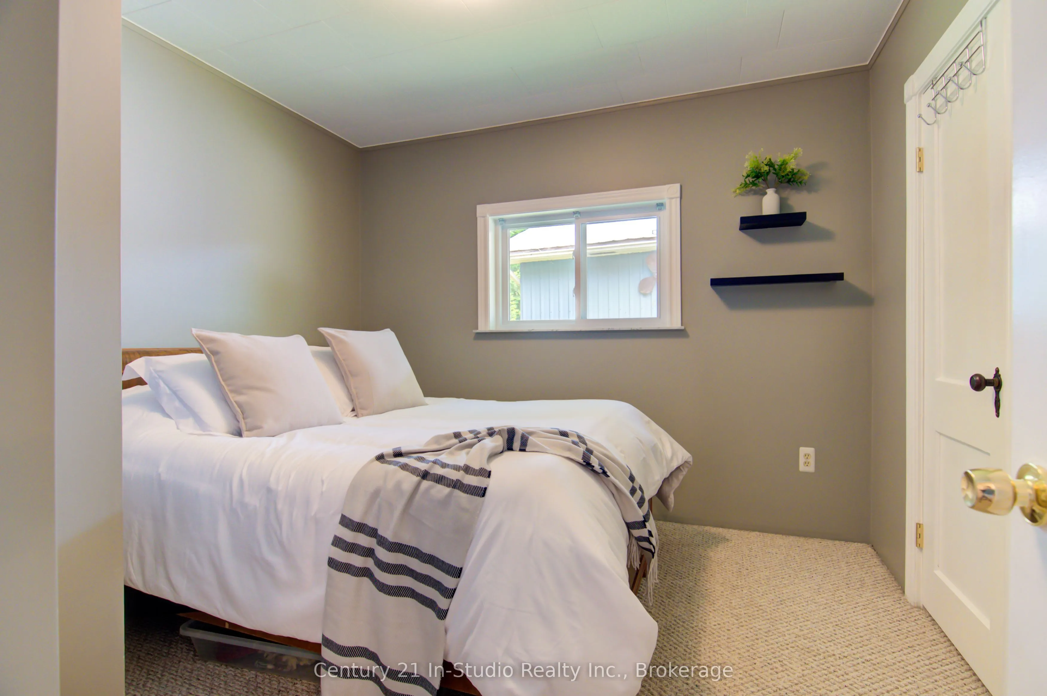 29 Heron Pt Road