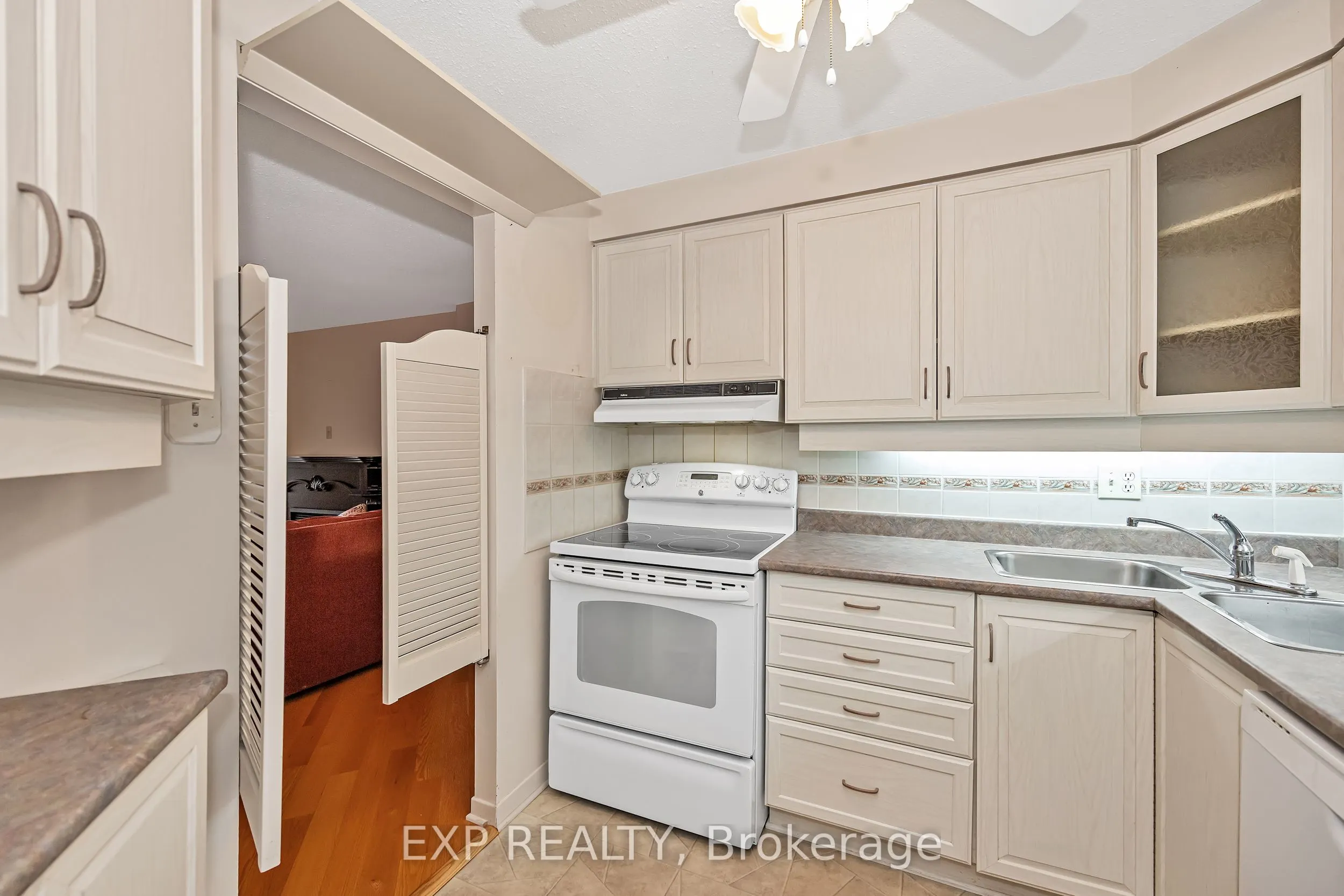 80 Sandcastle Drive, #712