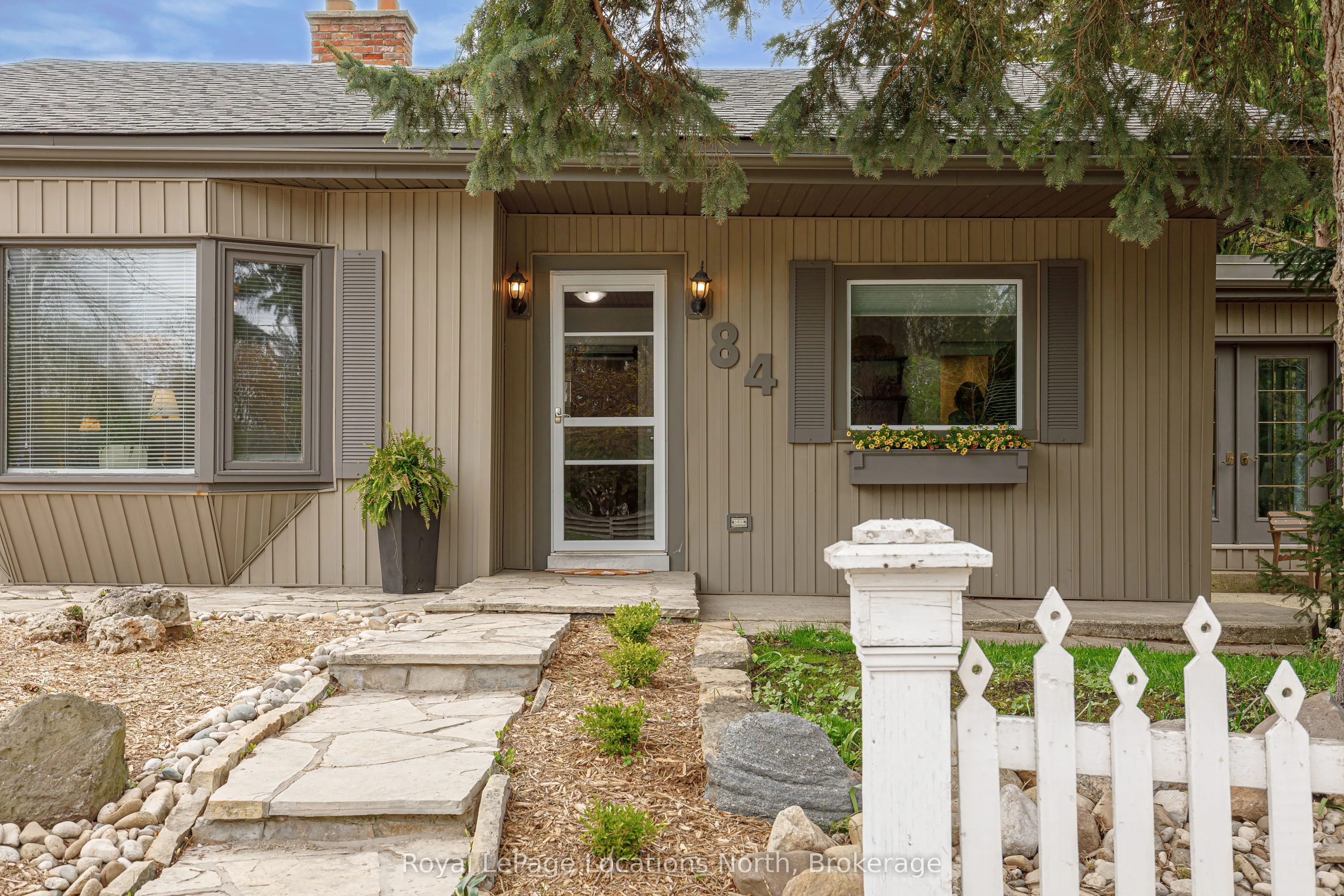 84 Sykes Street S