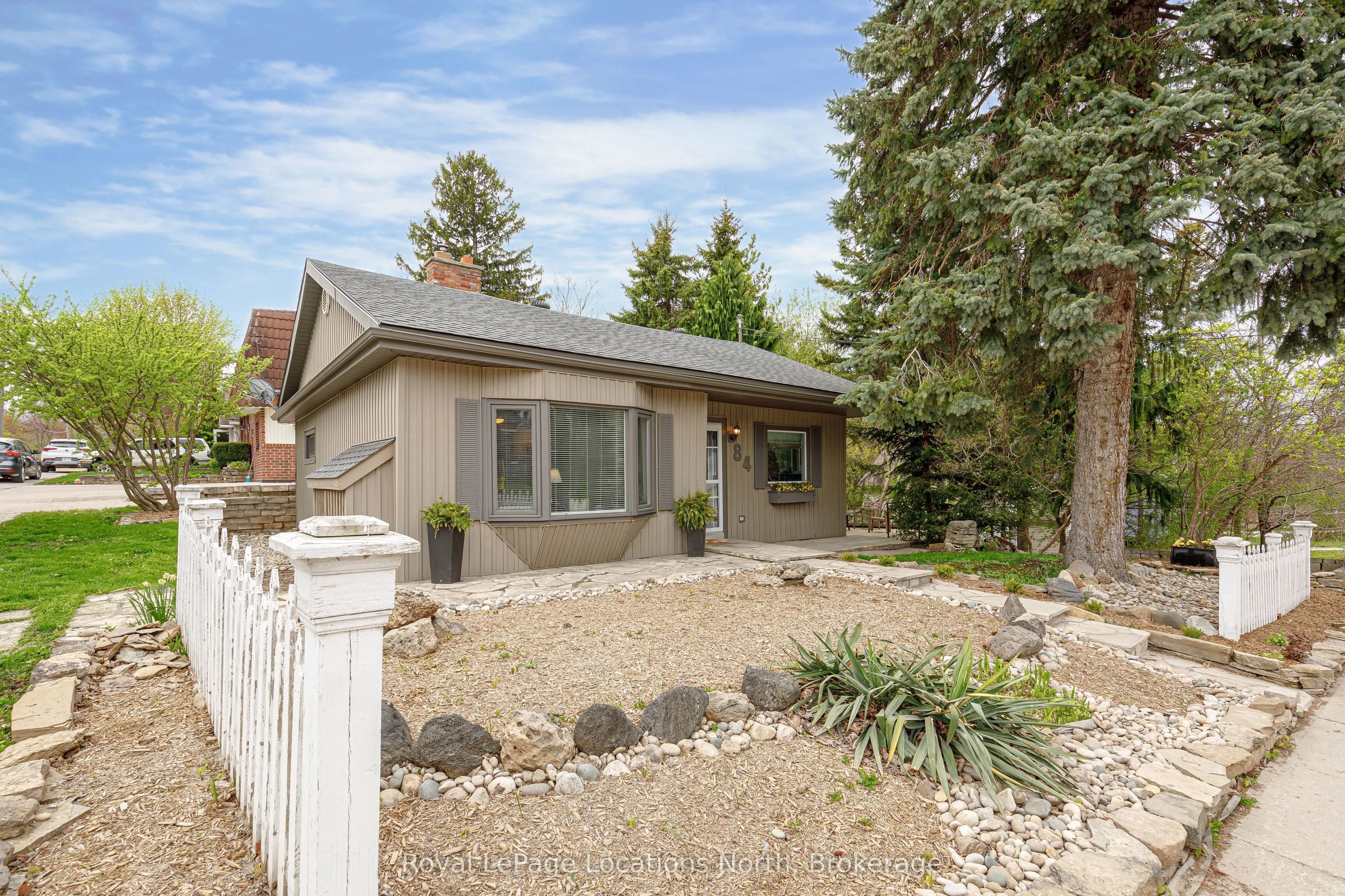 84 Sykes Street S