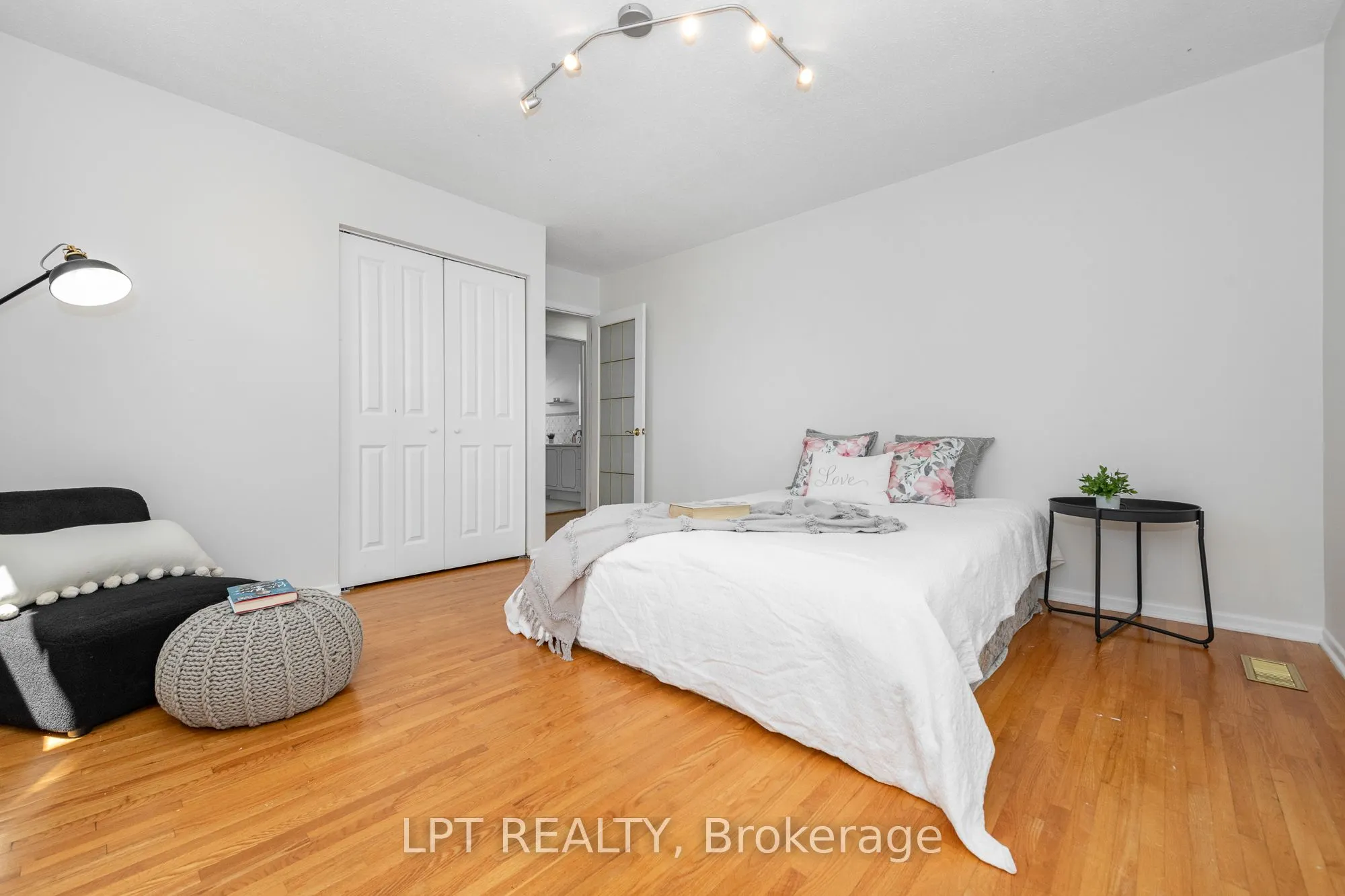 1329 Fontenay Crescent