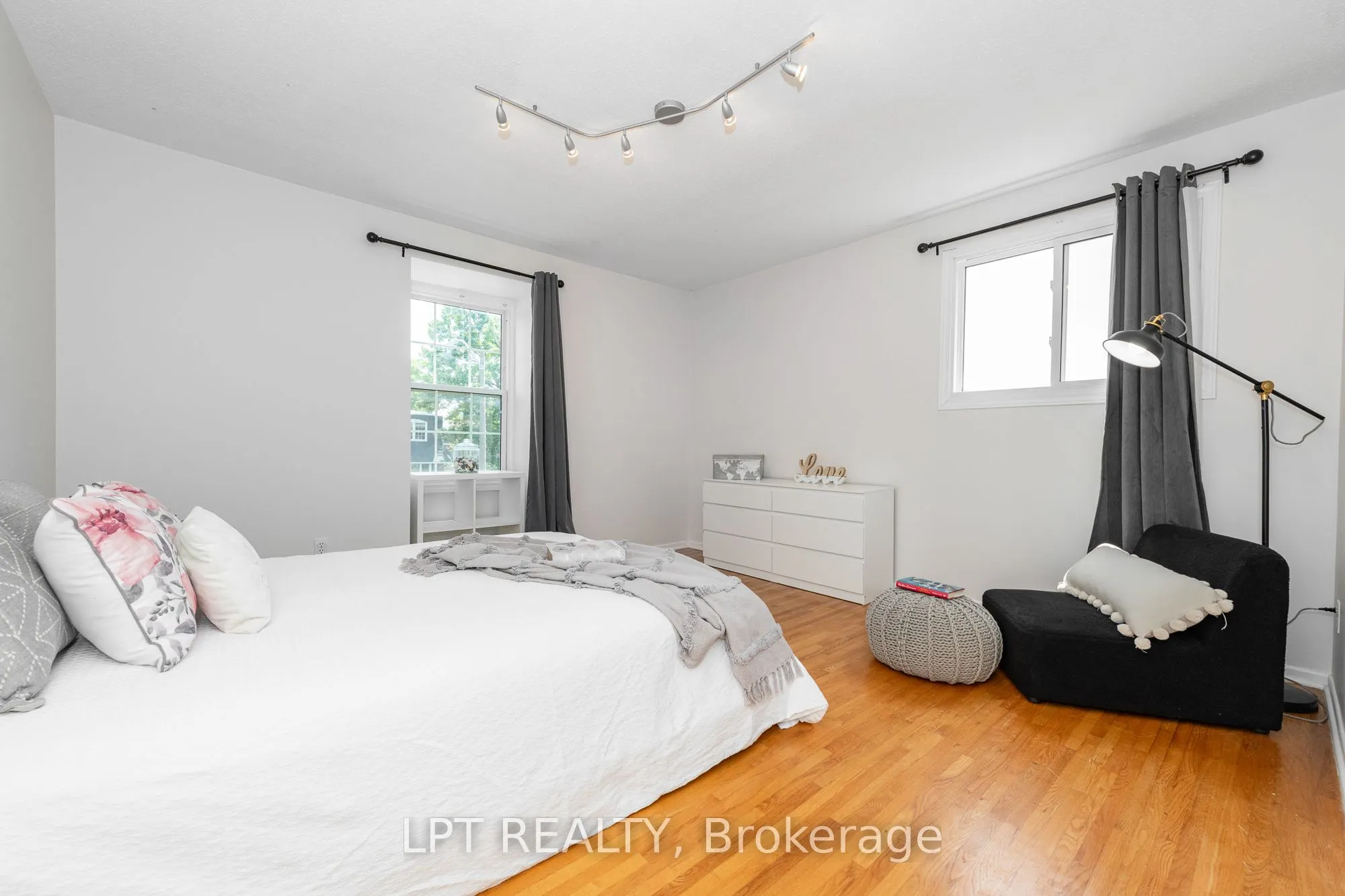1329 Fontenay Crescent