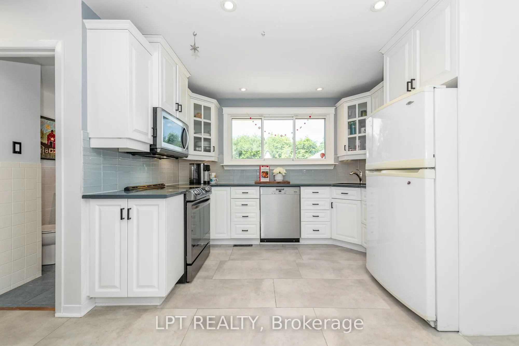 1329 Fontenay Crescent