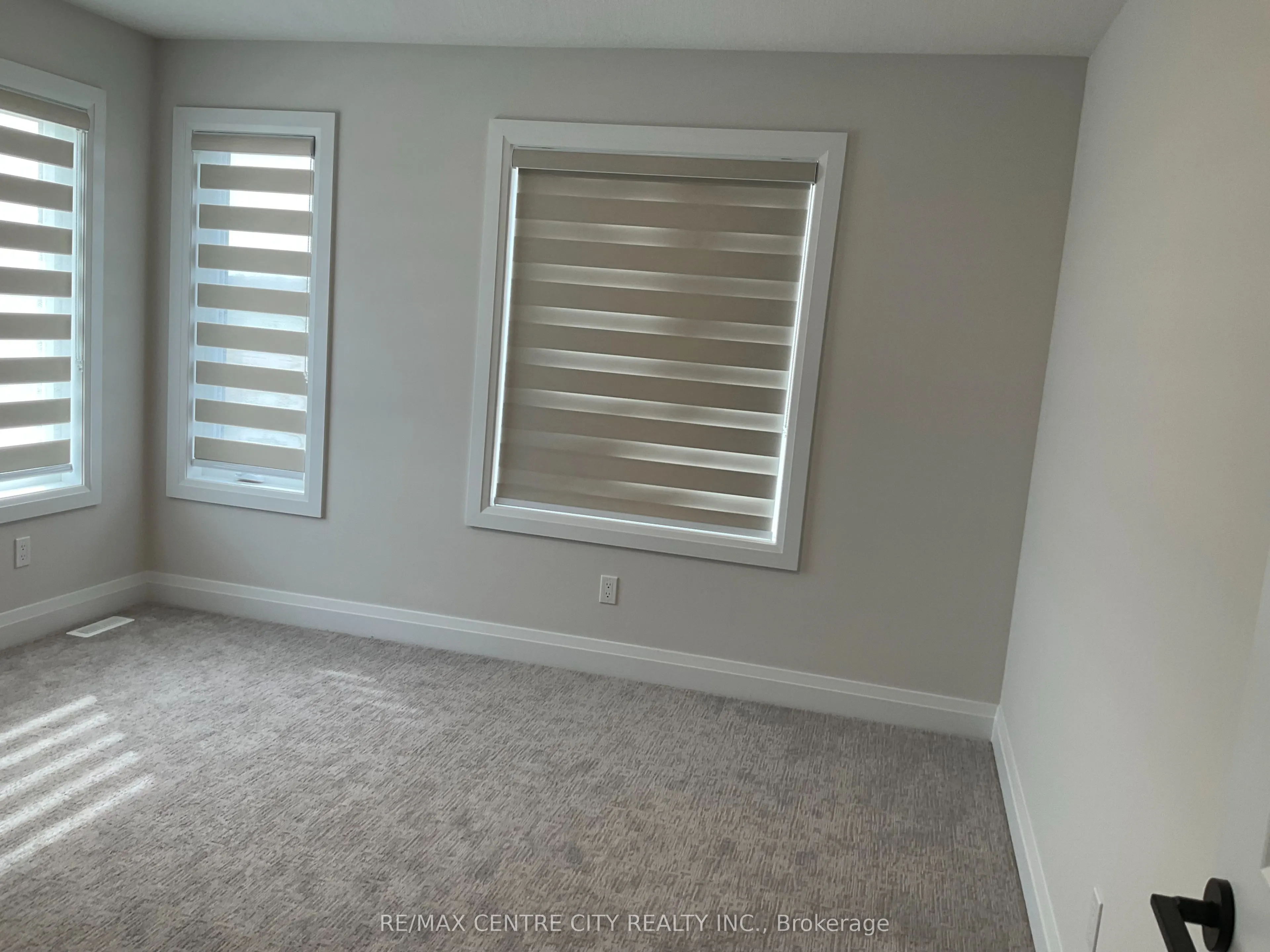 6521 Royal Magnolia Avenue