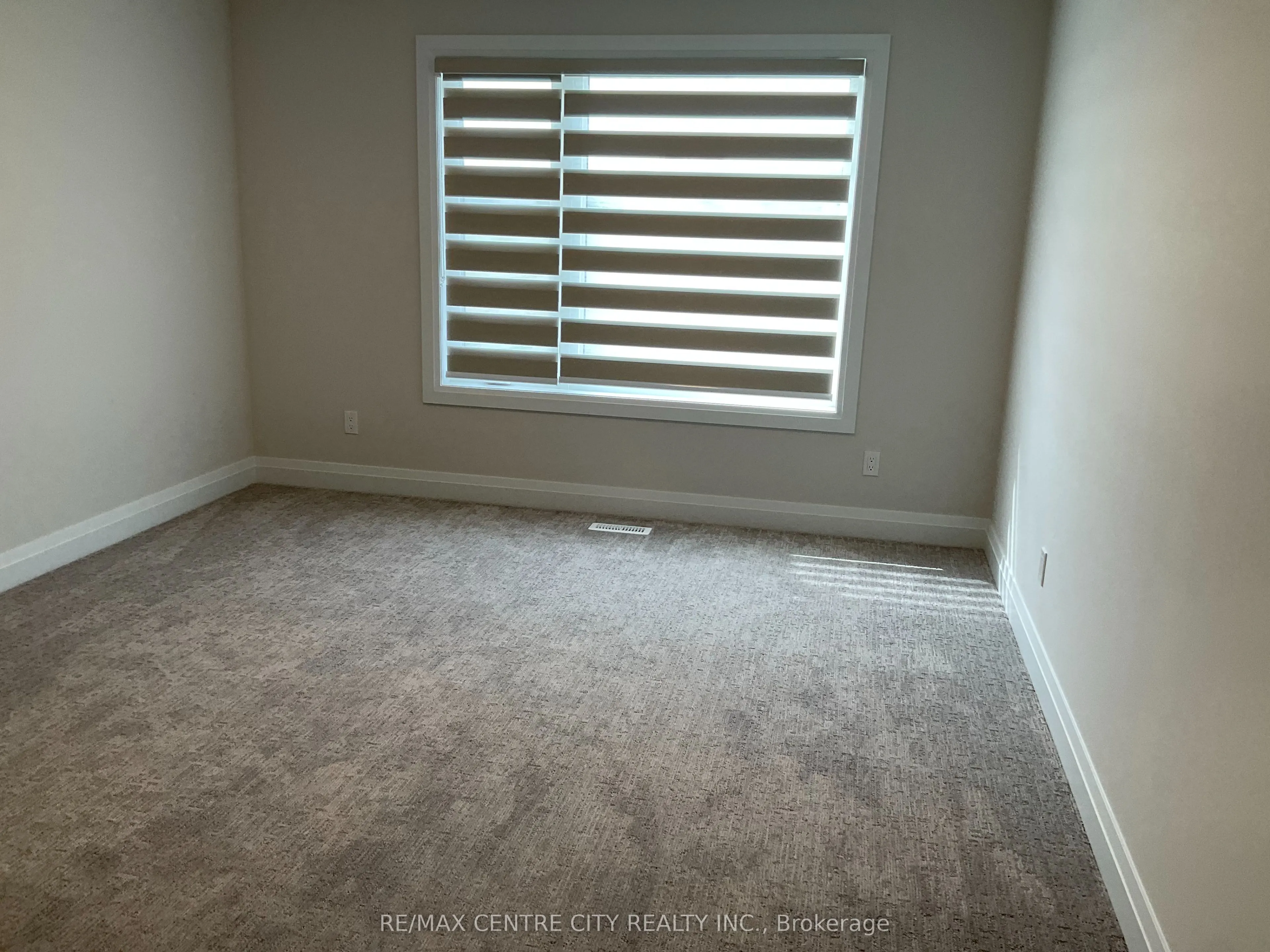 6521 Royal Magnolia Avenue